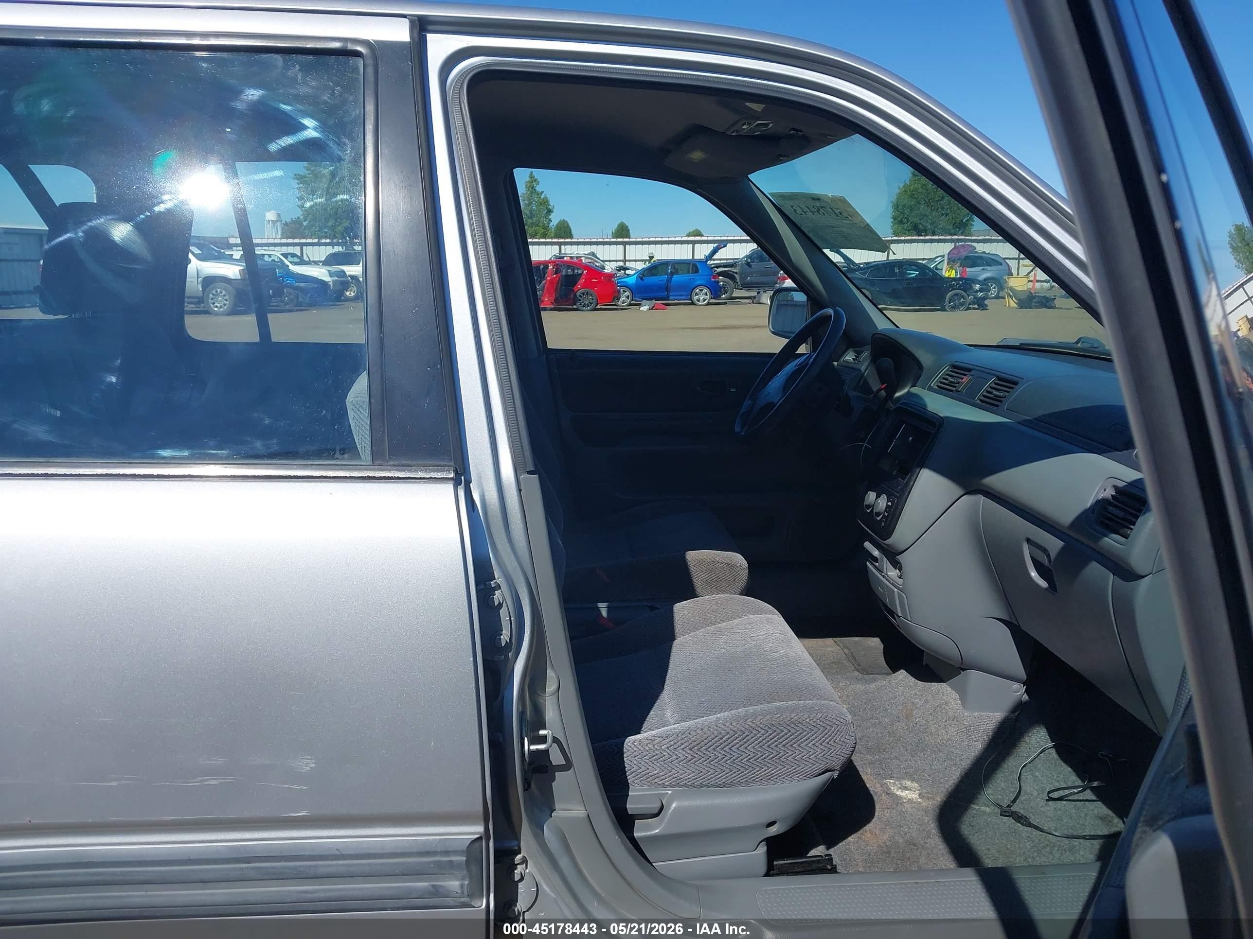 1997 Honda Cr-v   Silver vin: JHLRD1848VC016223