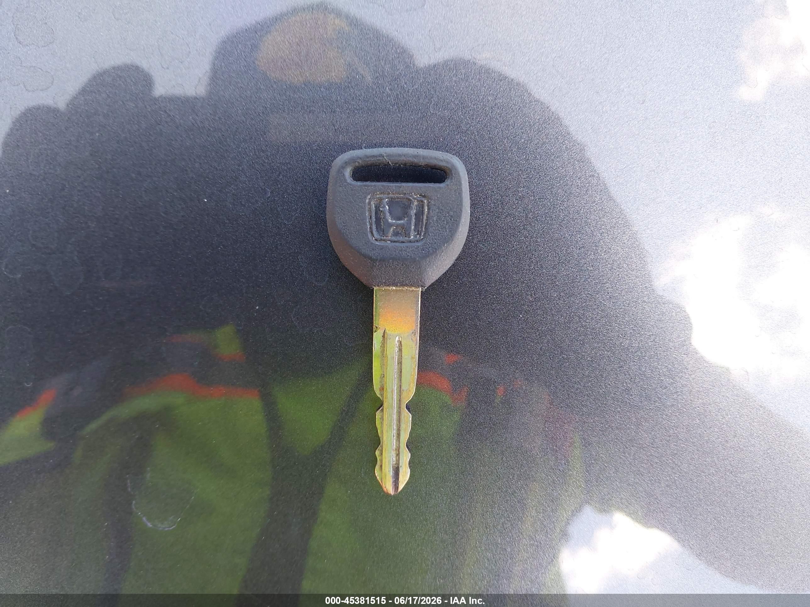 1997 Honda Cr-v   Зеленый vin: JHLRD1851VC042395