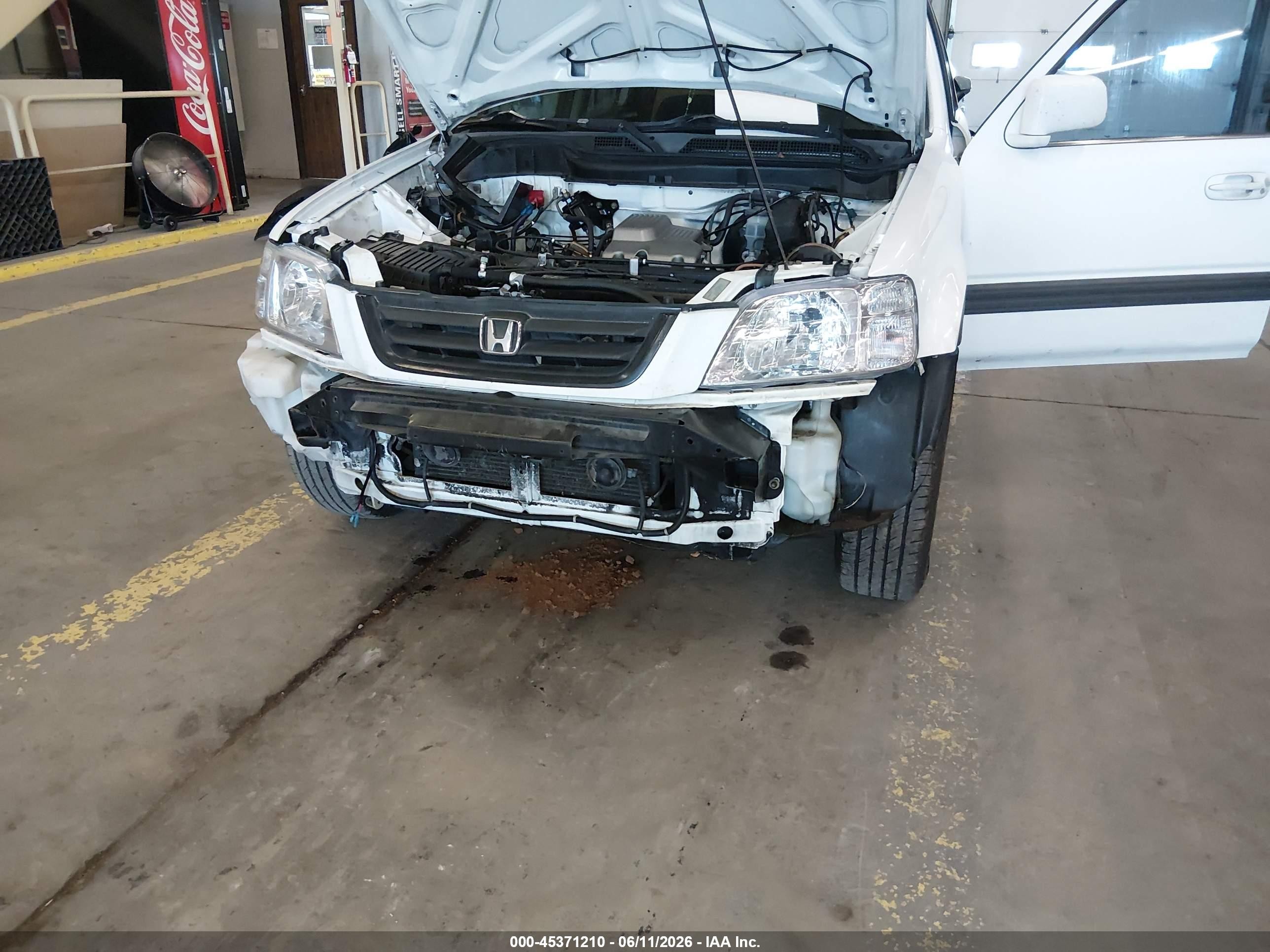 2000 Honda Cr-v Ex White vin: JHLRD1860YC002192