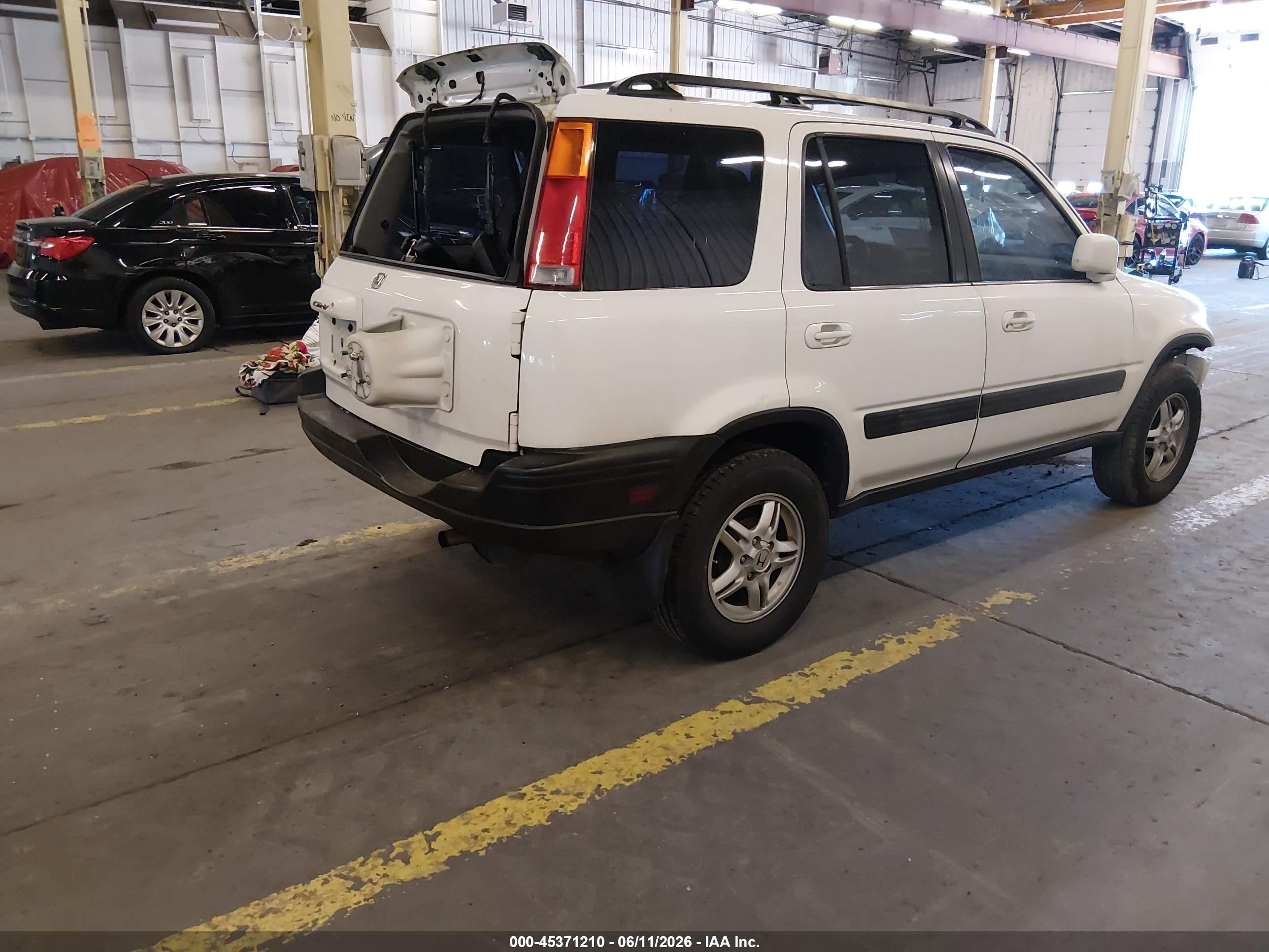 2000 Honda Cr-v Ex White vin: JHLRD1860YC002192