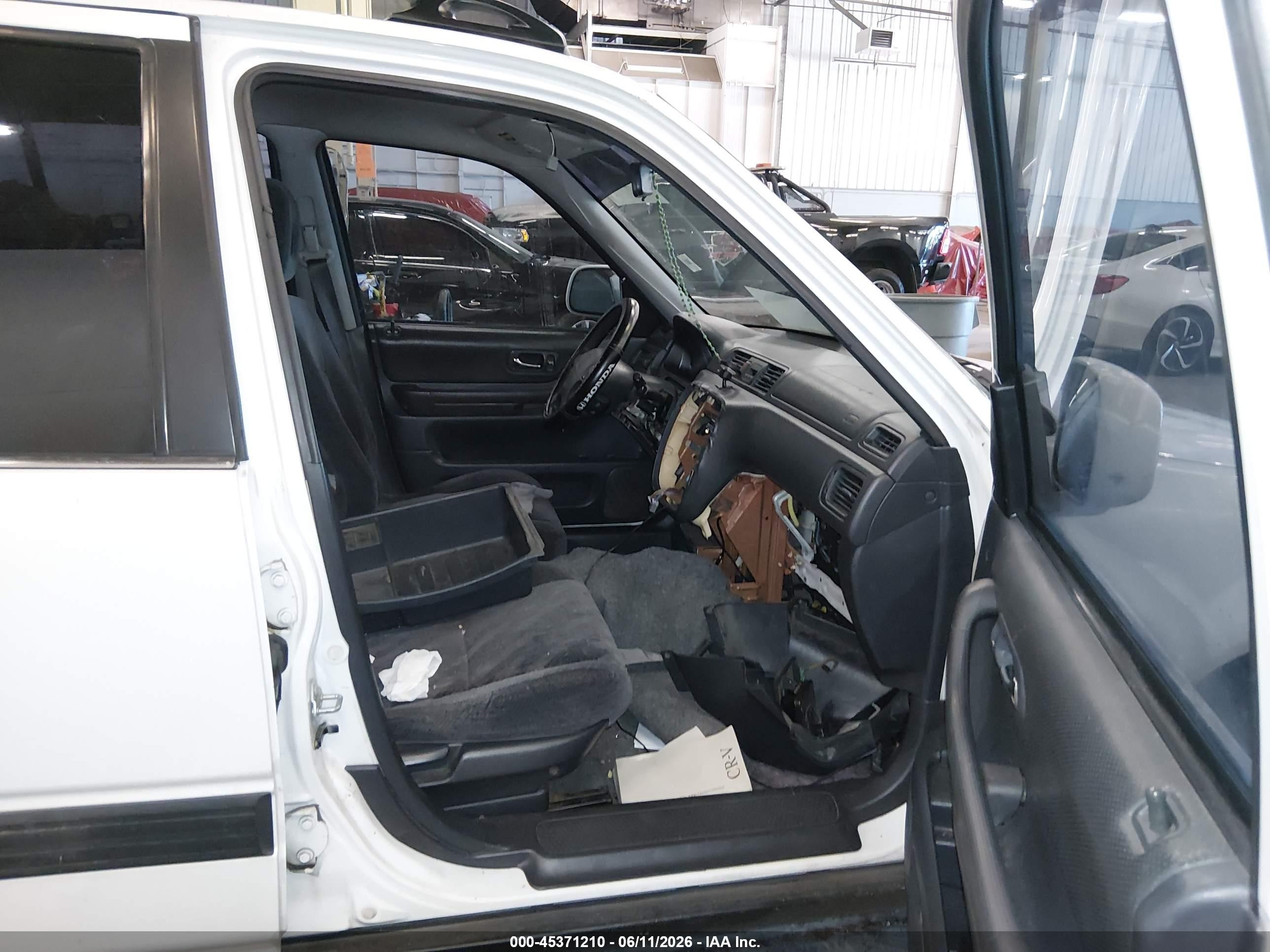 2000 Honda Cr-v Ex White vin: JHLRD1860YC002192