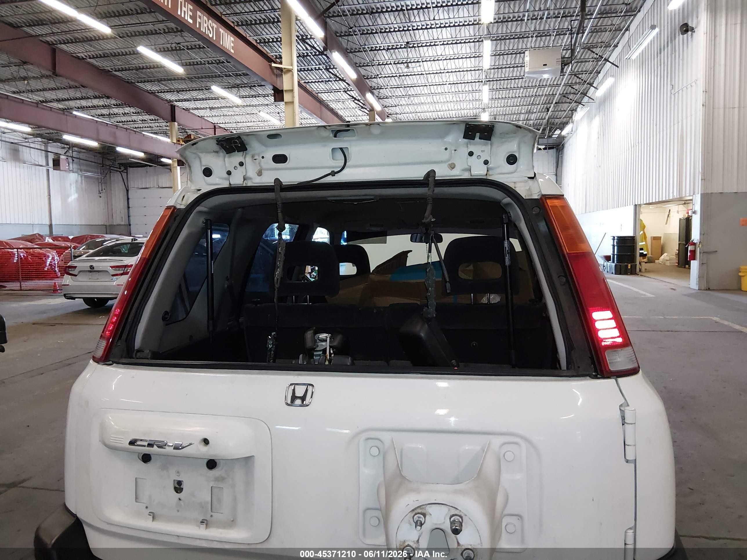 2000 Honda Cr-v Ex White vin: JHLRD1860YC002192