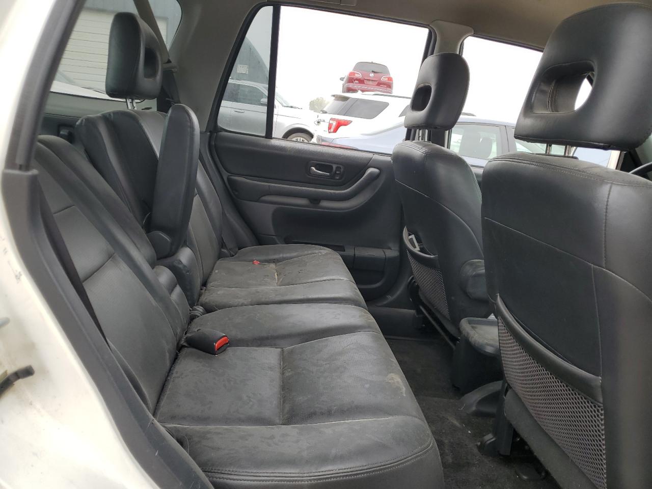2000 Honda Cr-v Se White vin: JHLRD1874YS001500 Damage: Left Rear Seat, Torn, > 12 Inches