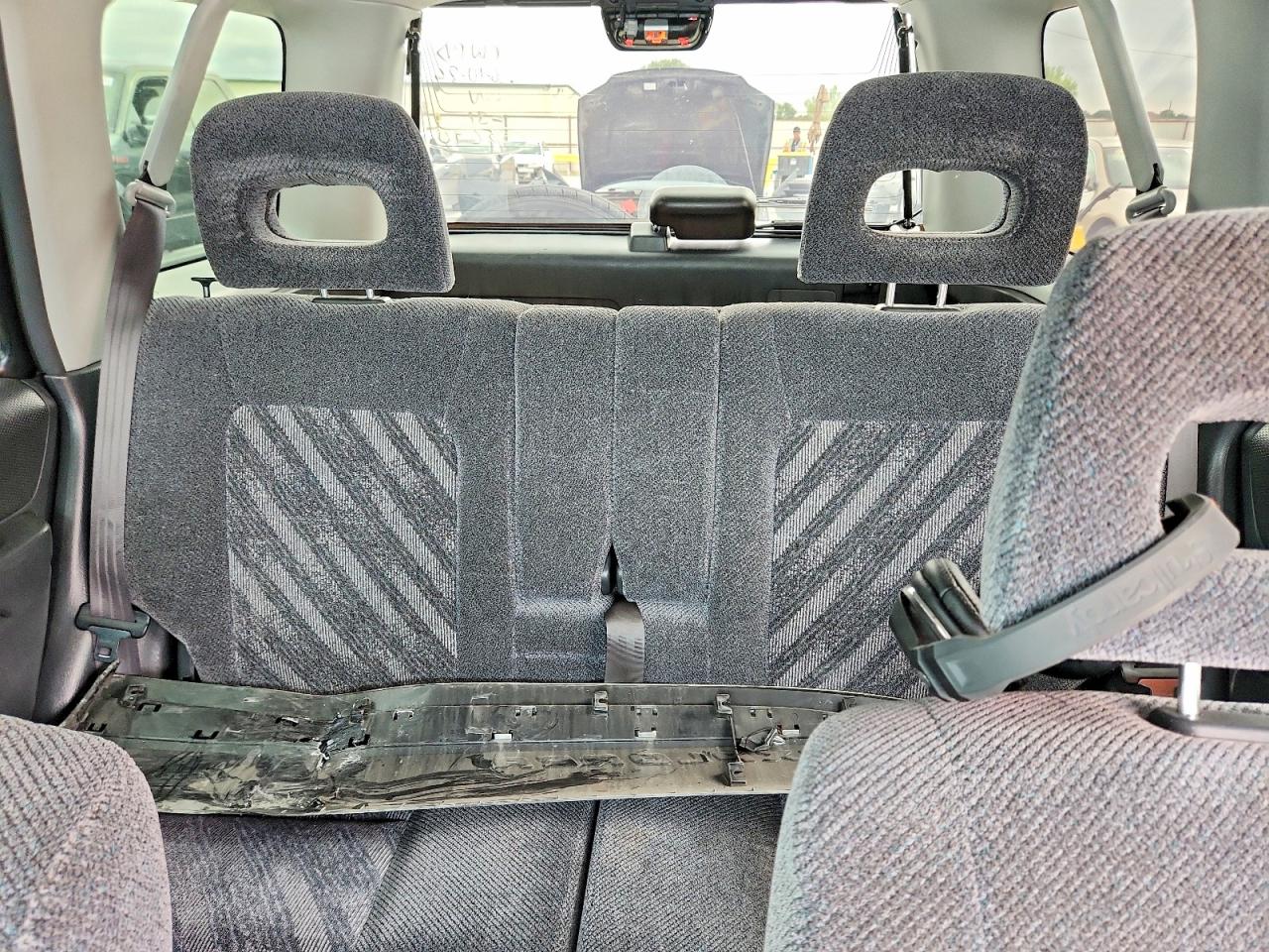 2000 Honda Cr-v Lx Silver vin: JHLRD2841YC013965