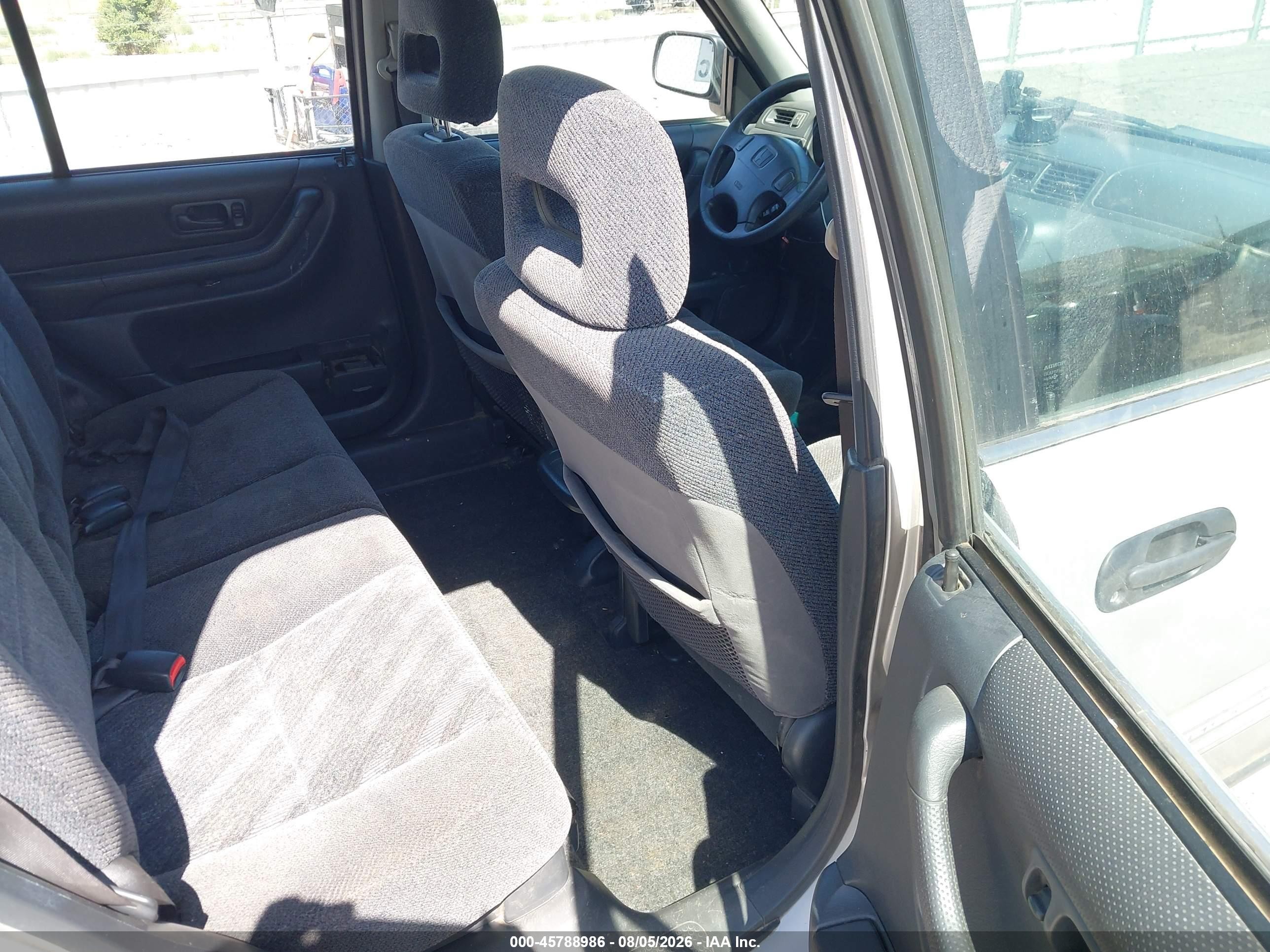 1999 Honda Cr-v Lx Silver vin: JHLRD2842XC011091