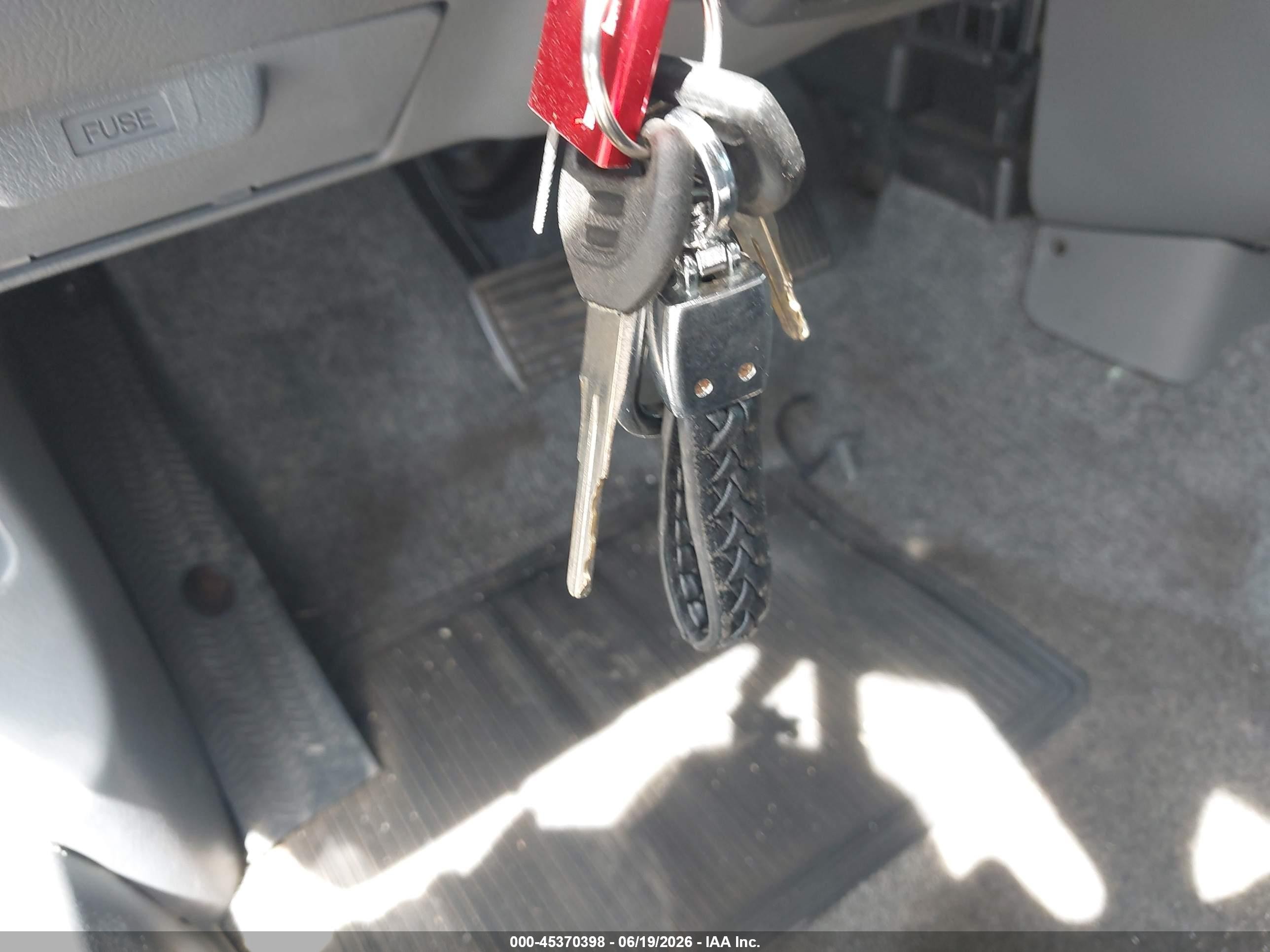 1998 Honda Cr-v Lx Silver vin: JHLRD2843WC007579