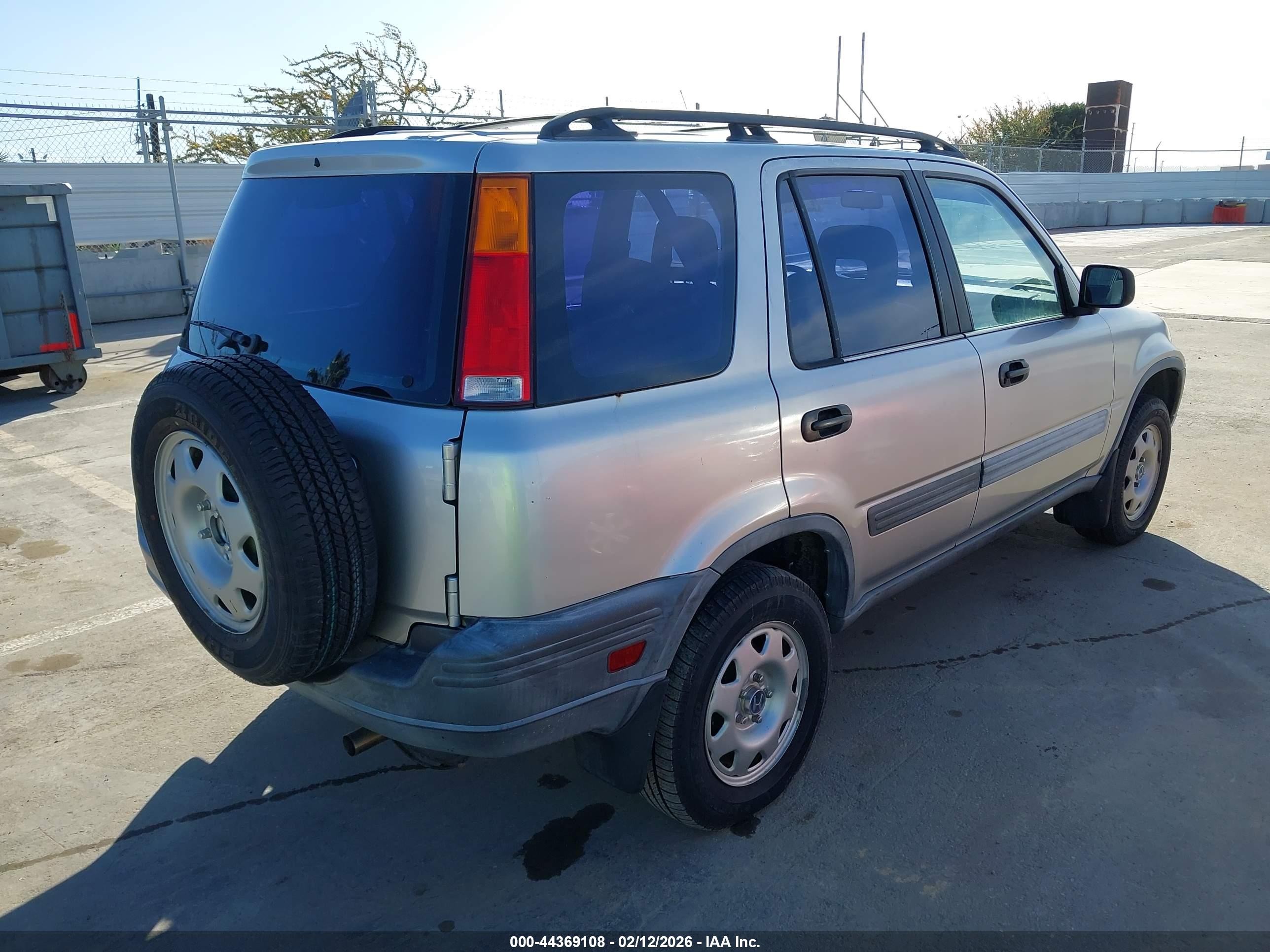 1999 Honda Cr-v Lx Серебряный vin: JHLRD2846XC015872