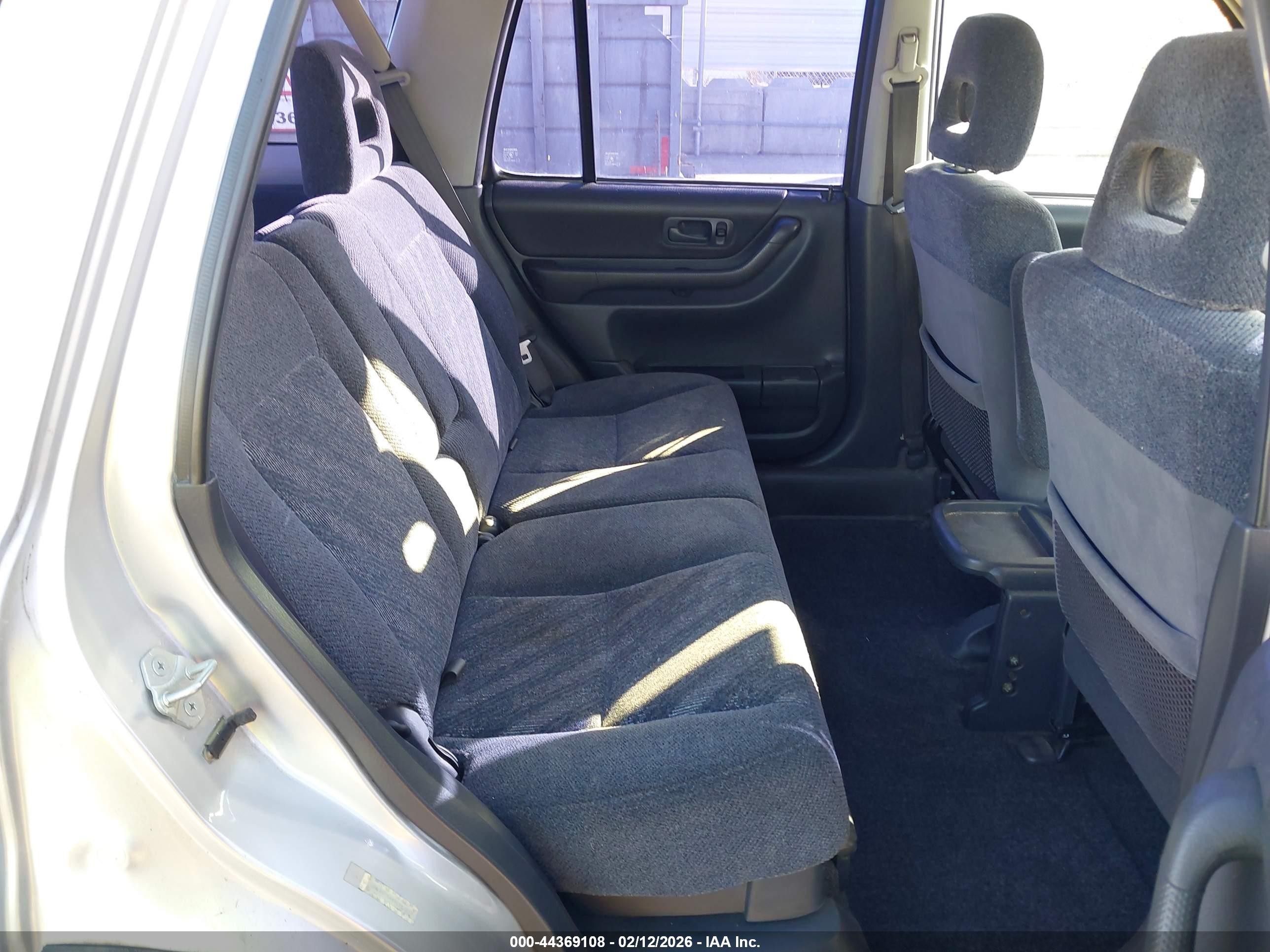 1999 Honda Cr-v Lx Серебряный vin: JHLRD2846XC015872
