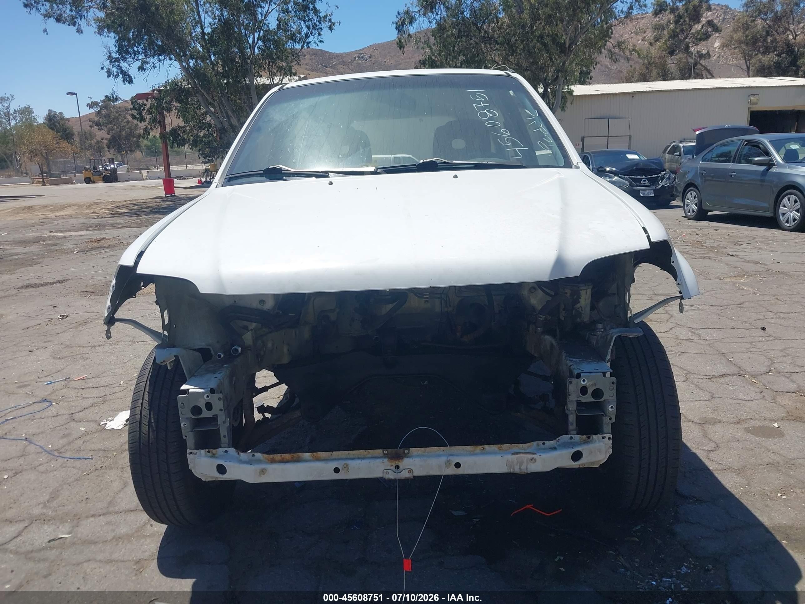 2000 Honda Cr-v Lx White vin: JHLRD2846YC010348