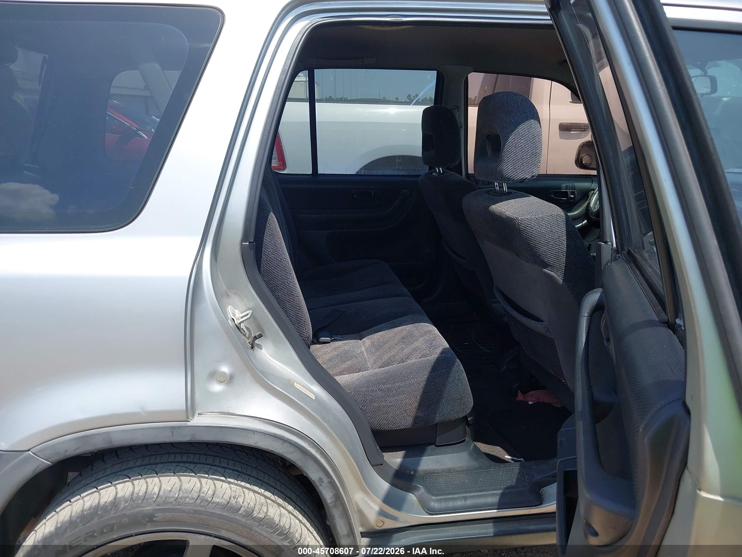 2000 Honda Cr-v Lx Серый vin: JHLRD2846YC013315