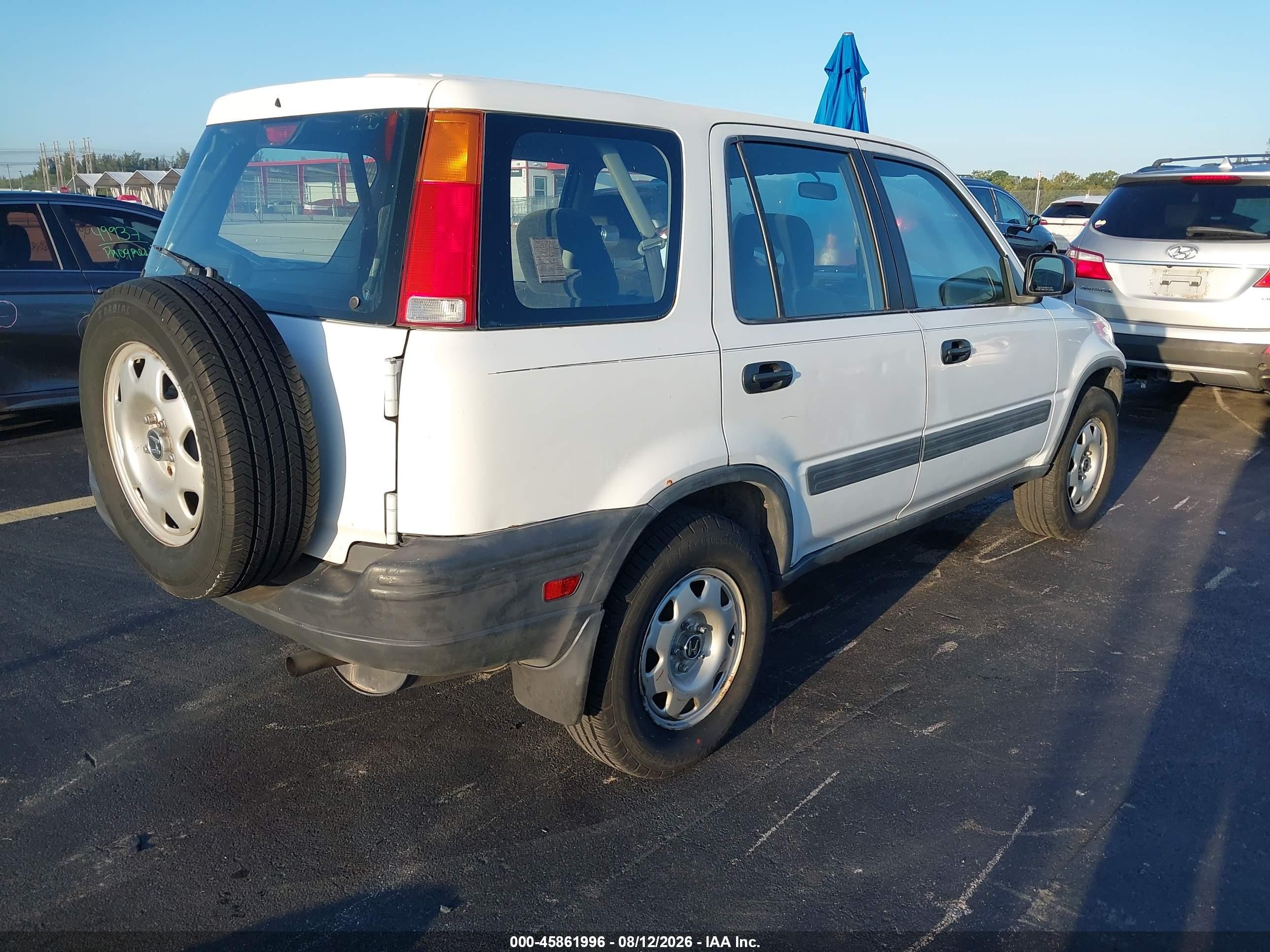 1999 Honda Cr-v Lx White vin: JHLRD2847XC014827