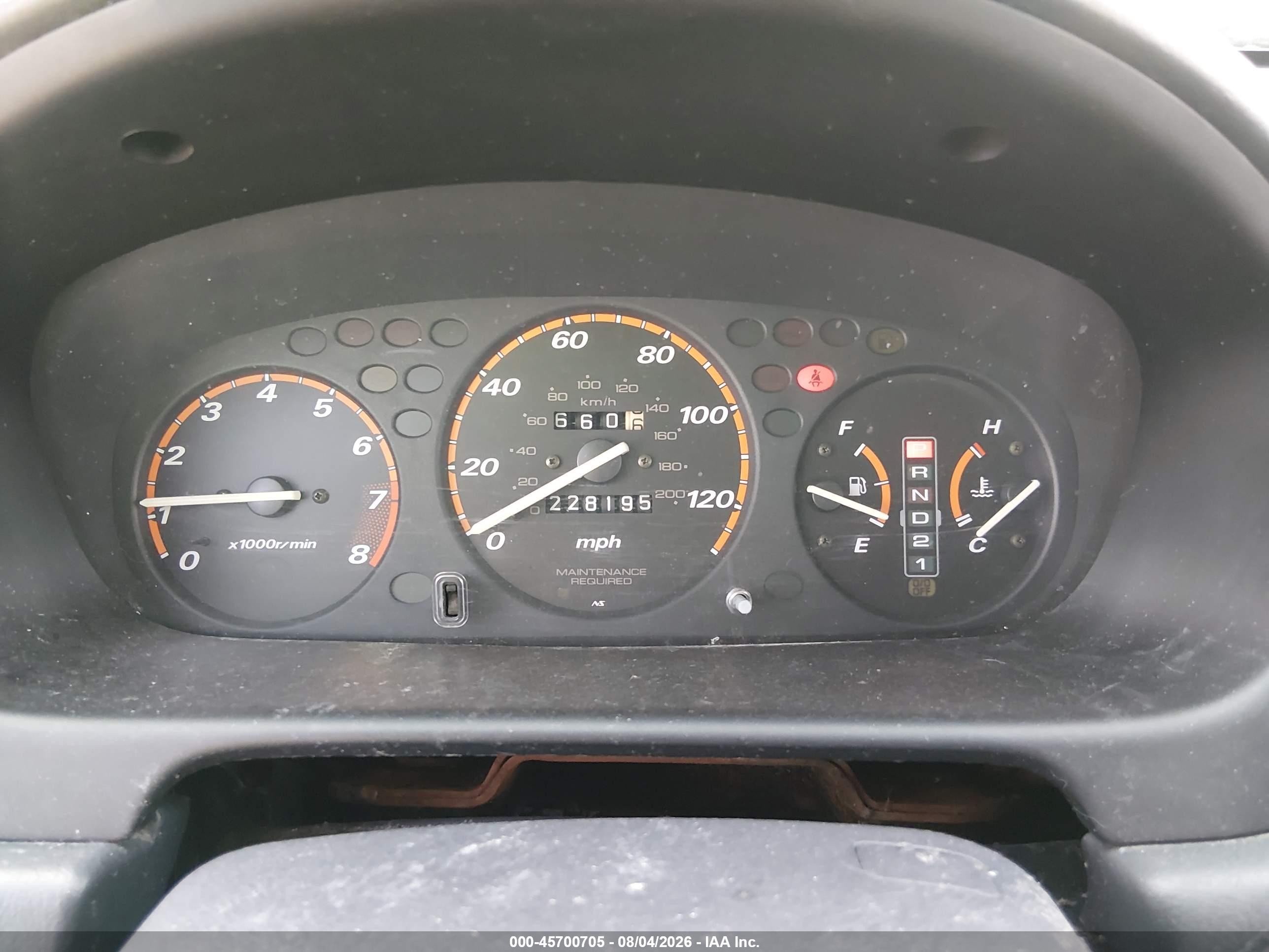 2000 Honda Cr-v Lx White vin: JHLRD2847YC008754