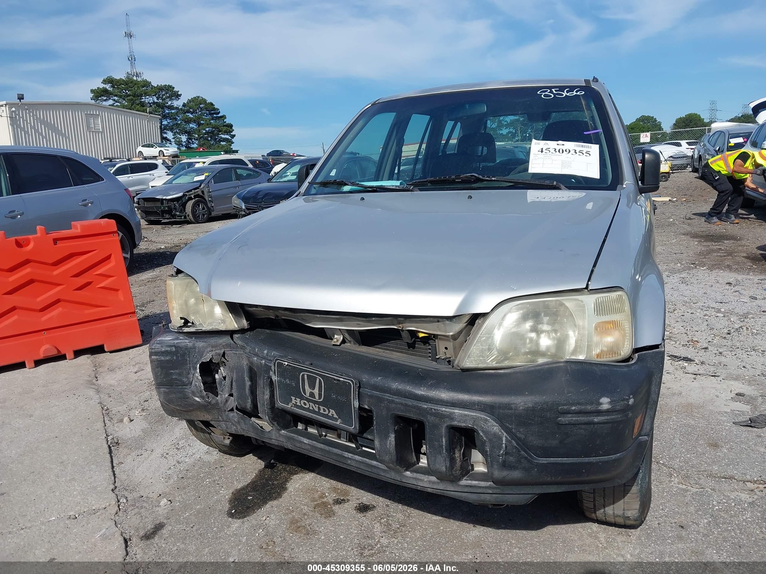 1998 Honda Cr-v Lx Silver vin: JHLRD284XWC008566