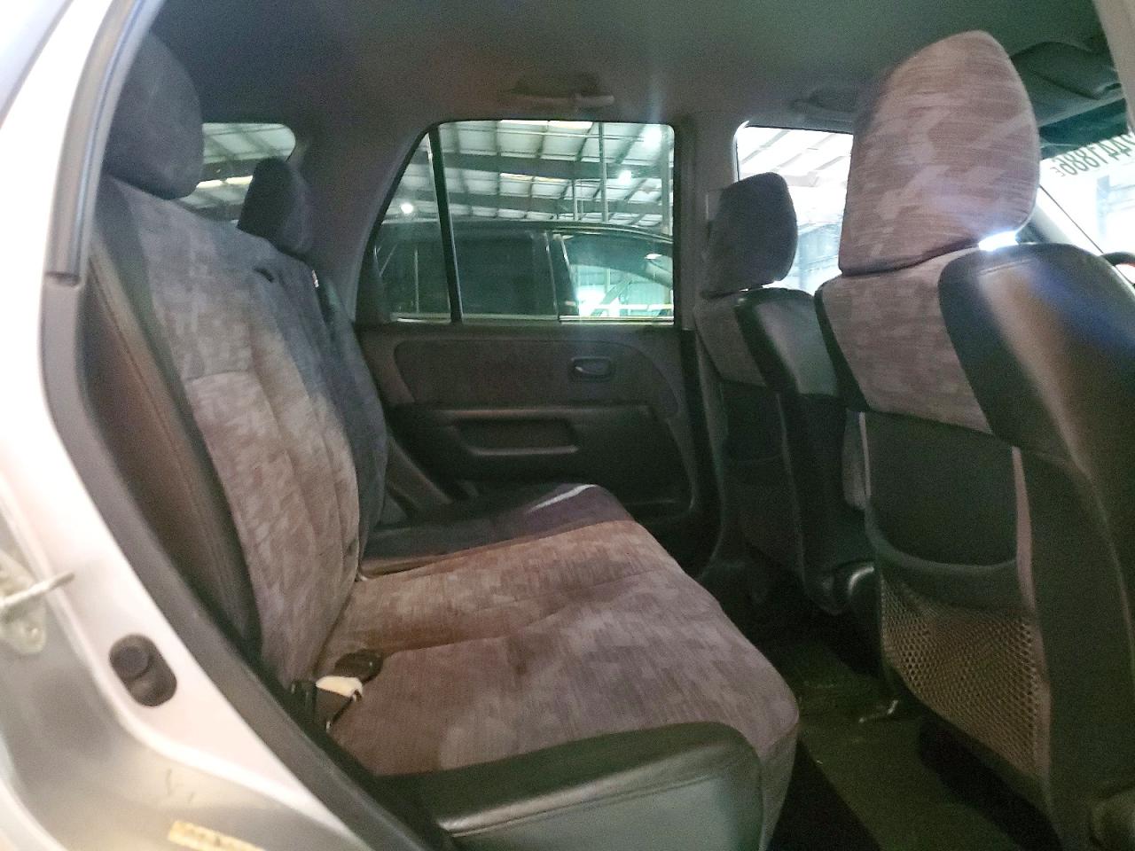 2004 Honda Cr-v Lx Silver vin: JHLRD68404C024098