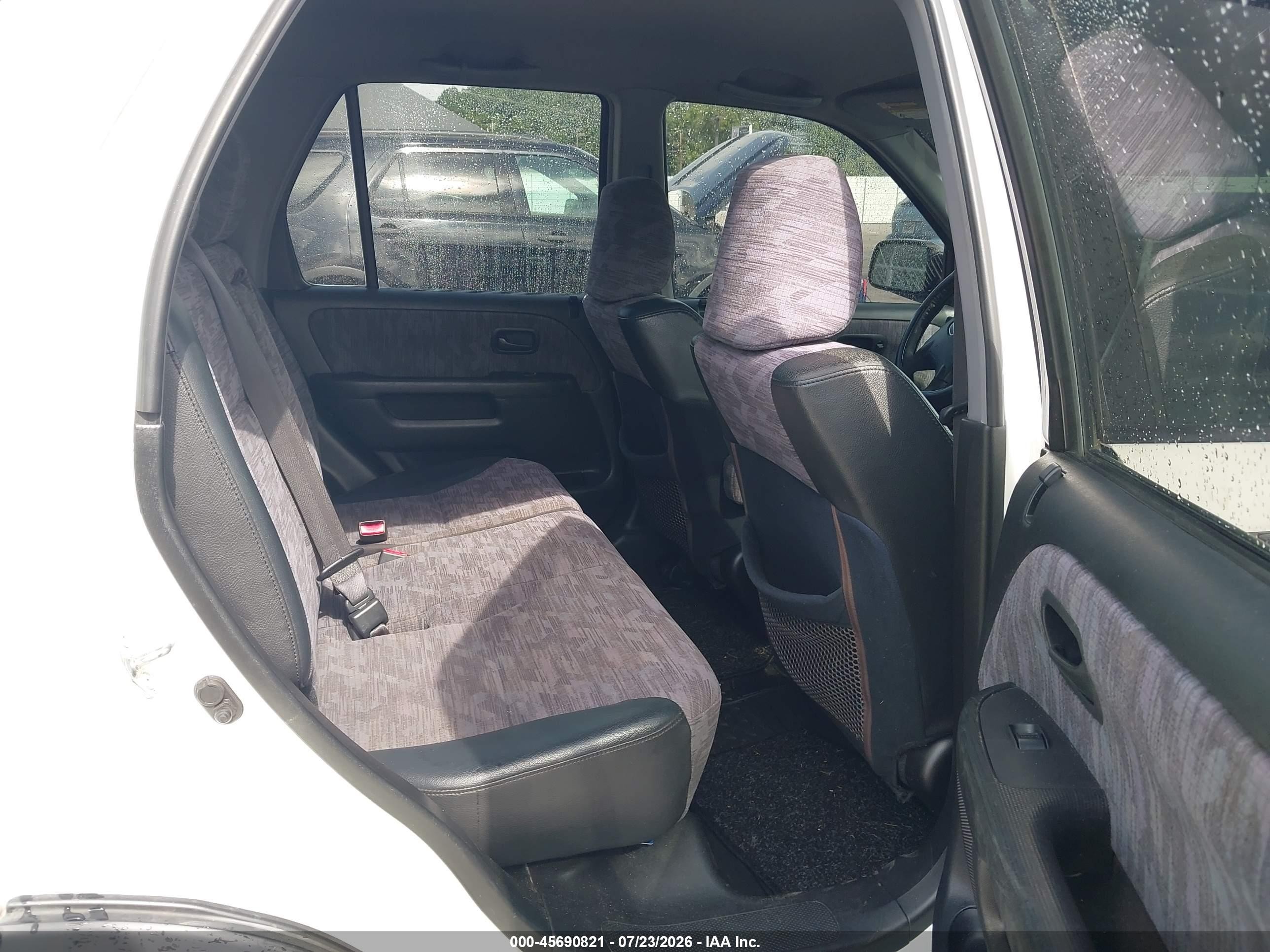 2003 Honda Cr-v Lx White vin: JHLRD68413C011407