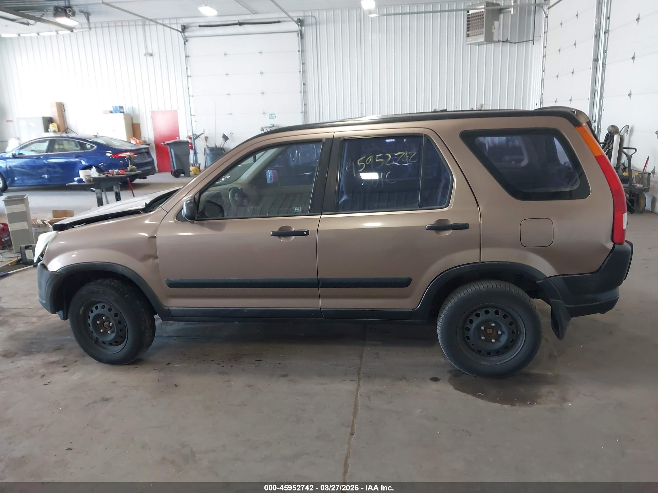 2004 Honda Cr-v Lx Gold vin: JHLRD68414C001302
