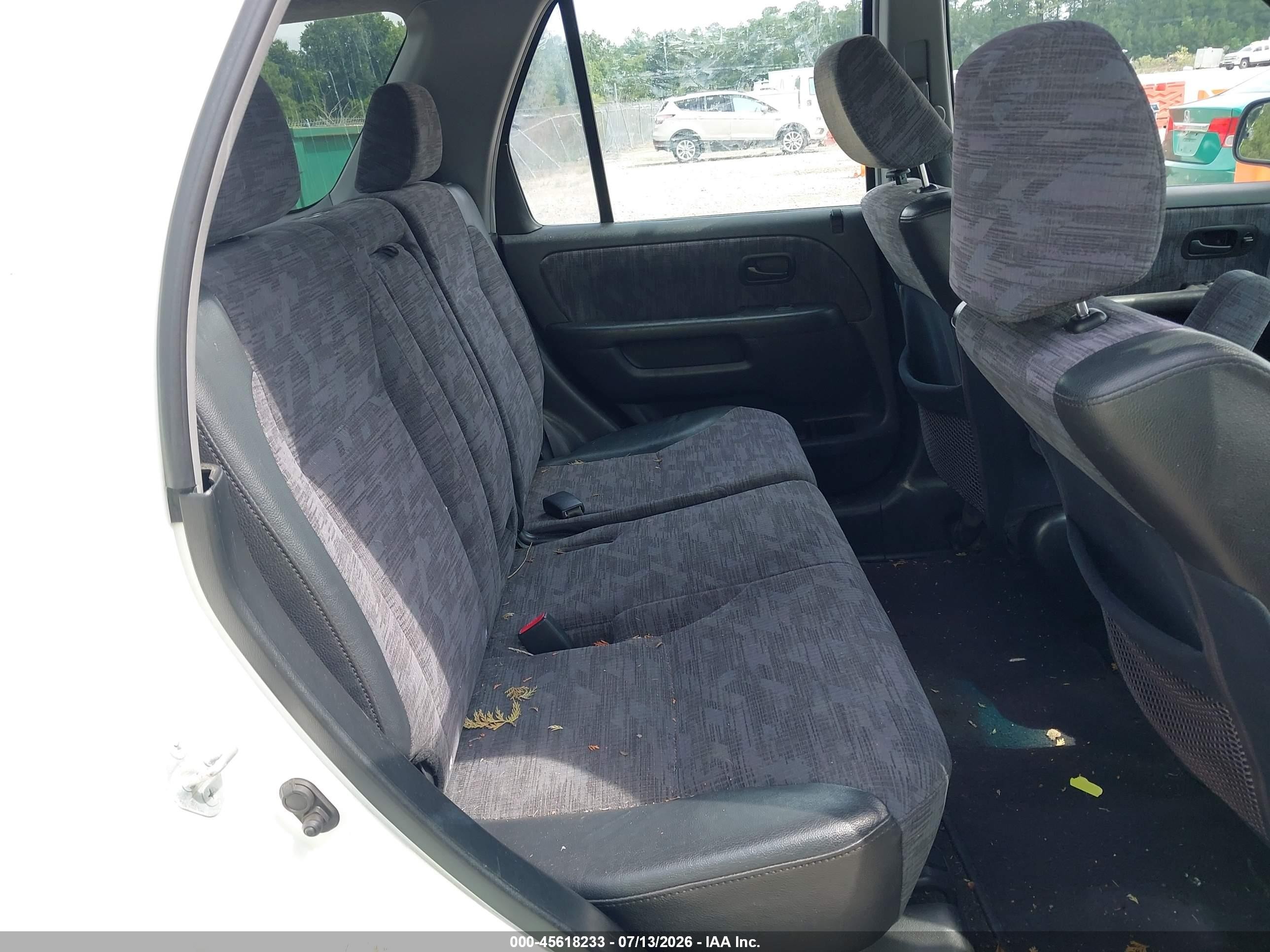 2004 Honda Cr-v Lx White vin: JHLRD68434C024368