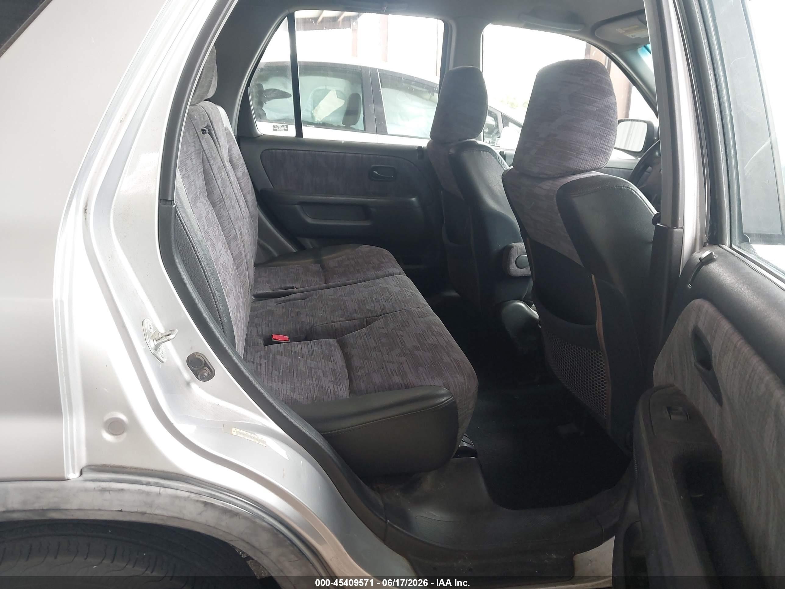 2004 Honda Cr-v Lx Silver vin: JHLRD68444C013962