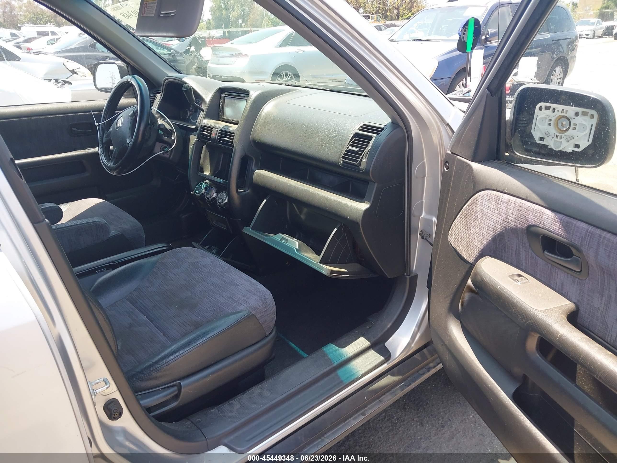 2002 Honda Cr-v Lx Silver vin: JHLRD68462C020022