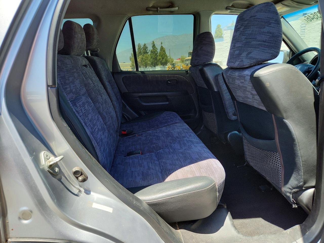 2004 Honda Cr-v Lx Silver vin: JHLRD68484C011048