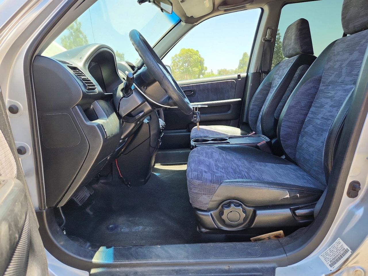 2004 Honda Cr-v Lx Silver vin: JHLRD68484C011048