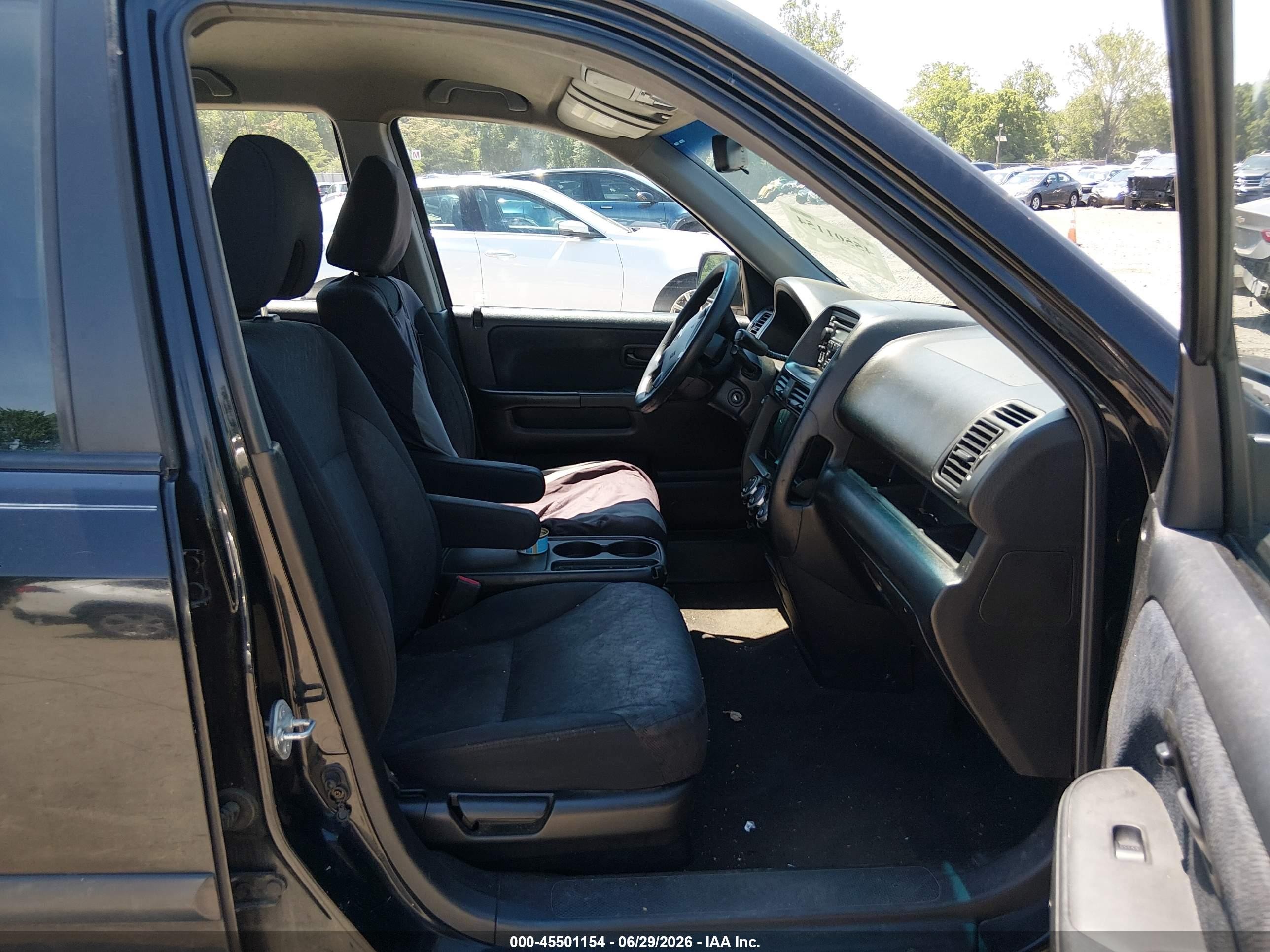 2005 Honda Cr-v Lx Black vin: JHLRD68505C017601