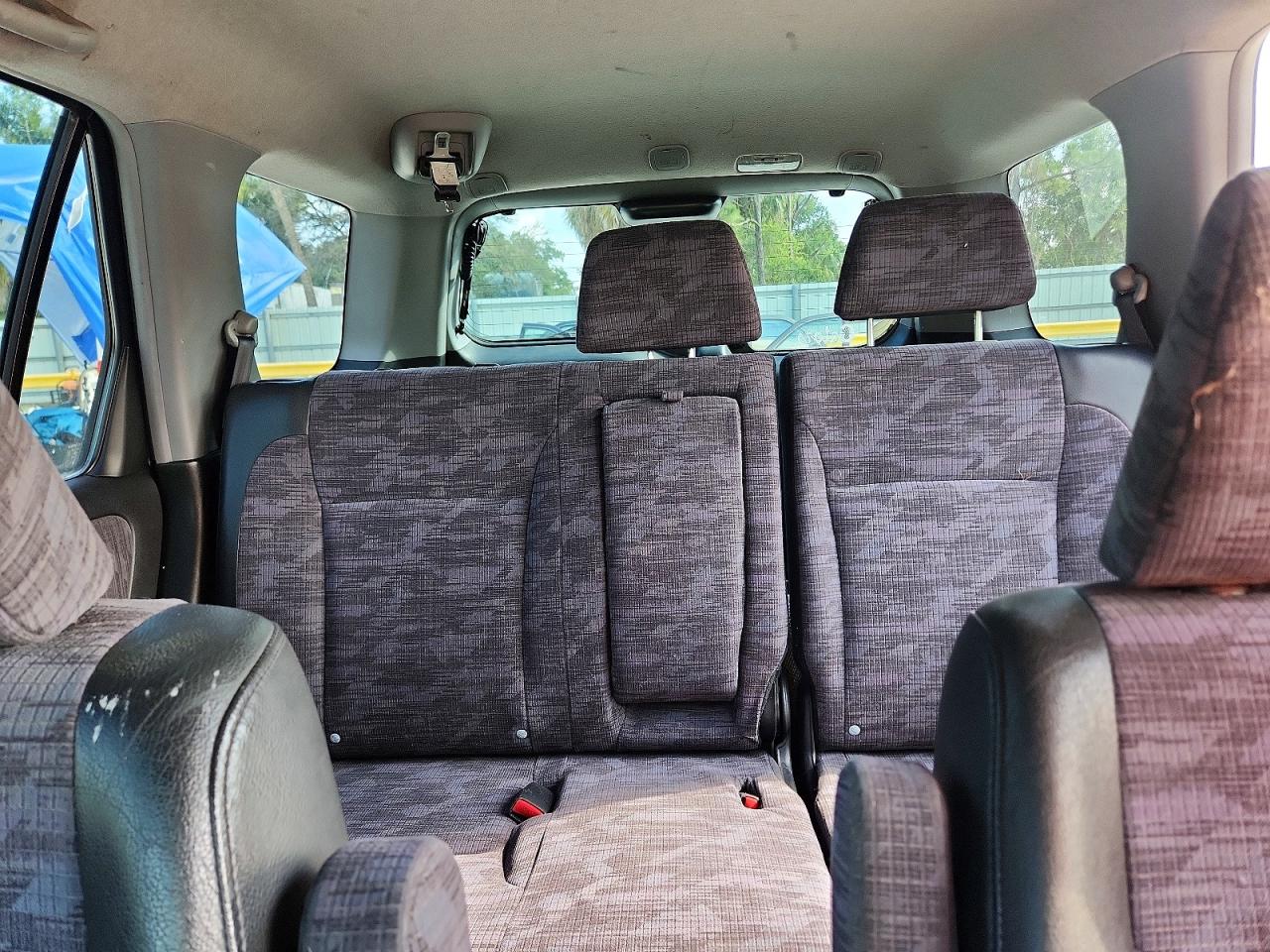 2004 Honda Cr-v Lx Silver vin: JHLRD68524C018716