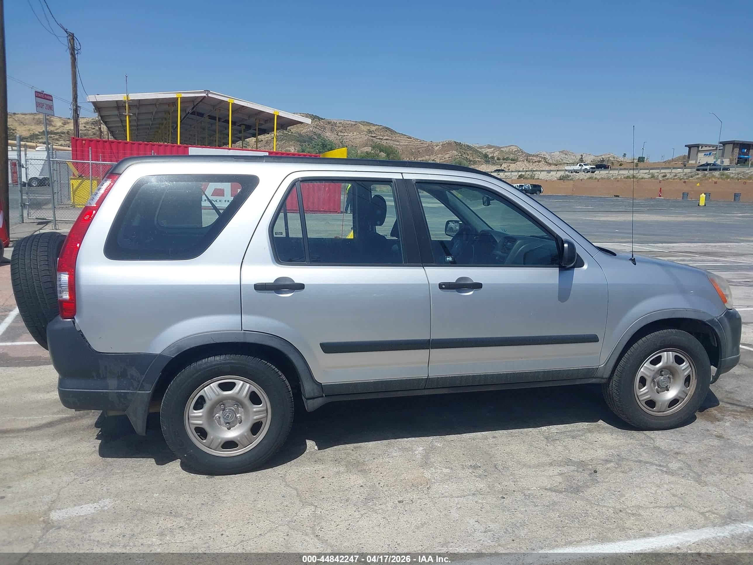 2006 Honda Cr-v Lx Серебряный vin: JHLRD68526C022607
