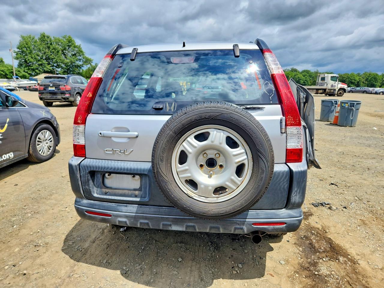2005 Honda Cr-v Lx Серебряный vin: JHLRD68535C010335