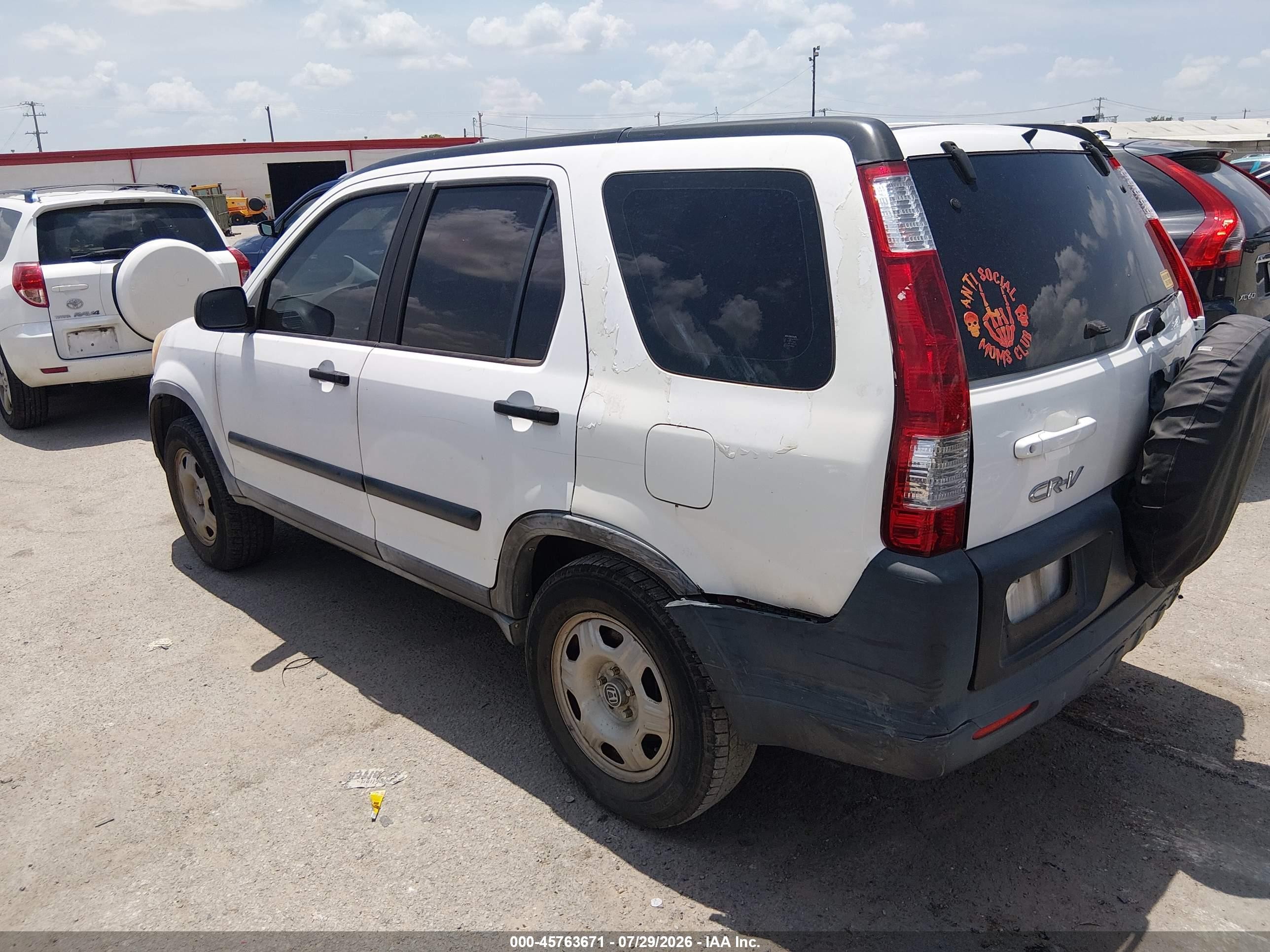 2005 Honda Cr-v Lx White vin: JHLRD68565C011625