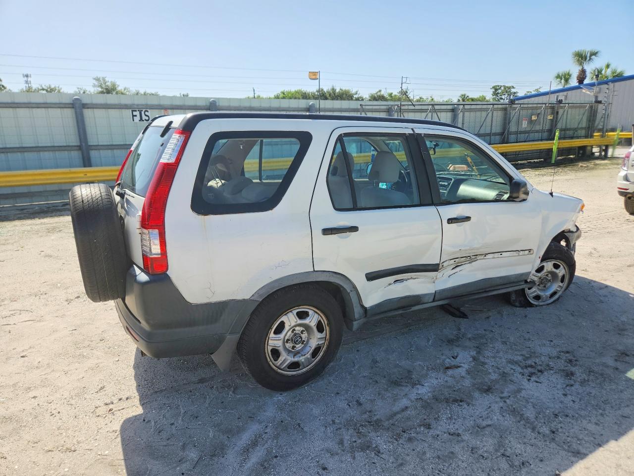 2005 Honda Cr-v Lx White vin: JHLRD68565C016050