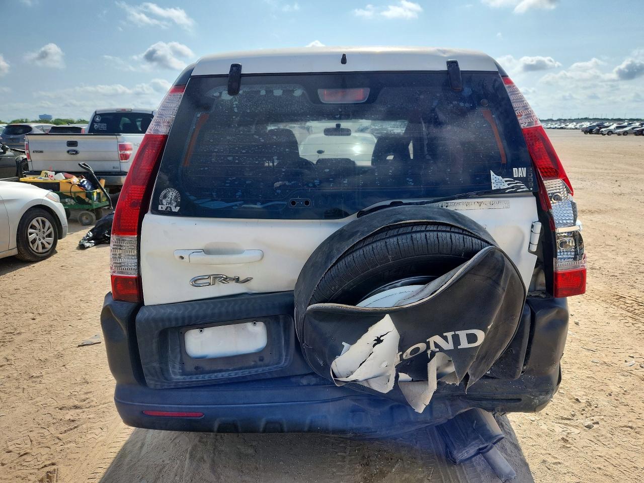 2005 Honda Cr-v Lx White vin: JHLRD68565C017053