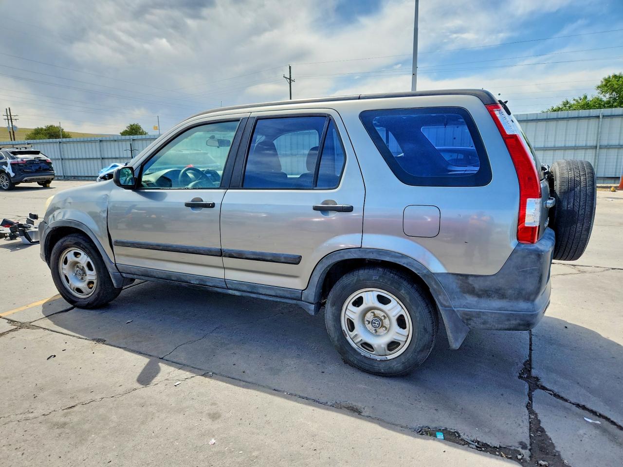 2005 Honda Cr-v Lx Silver vin: JHLRD68575C014632