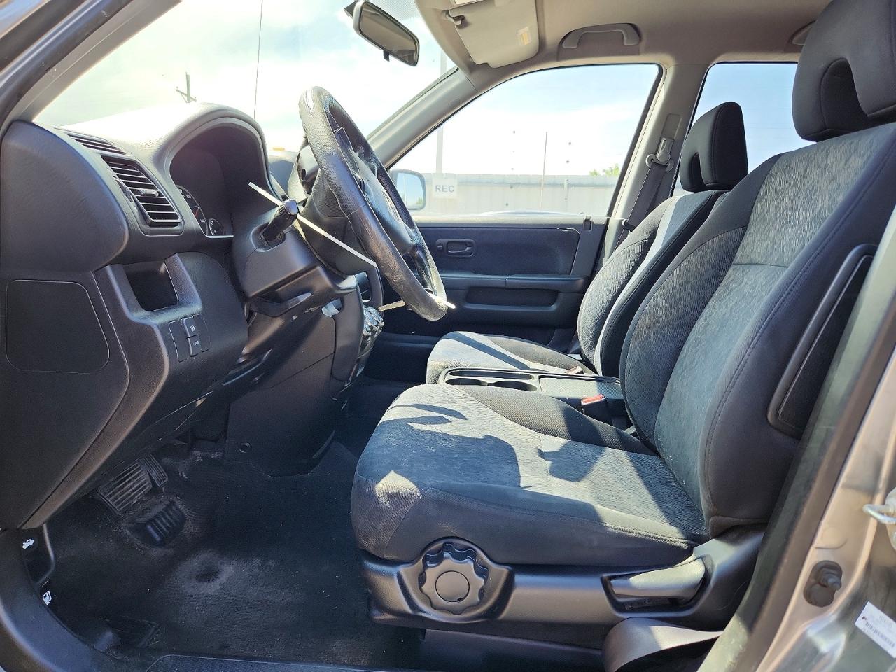 2005 Honda Cr-v Lx Silver vin: JHLRD68575C014632