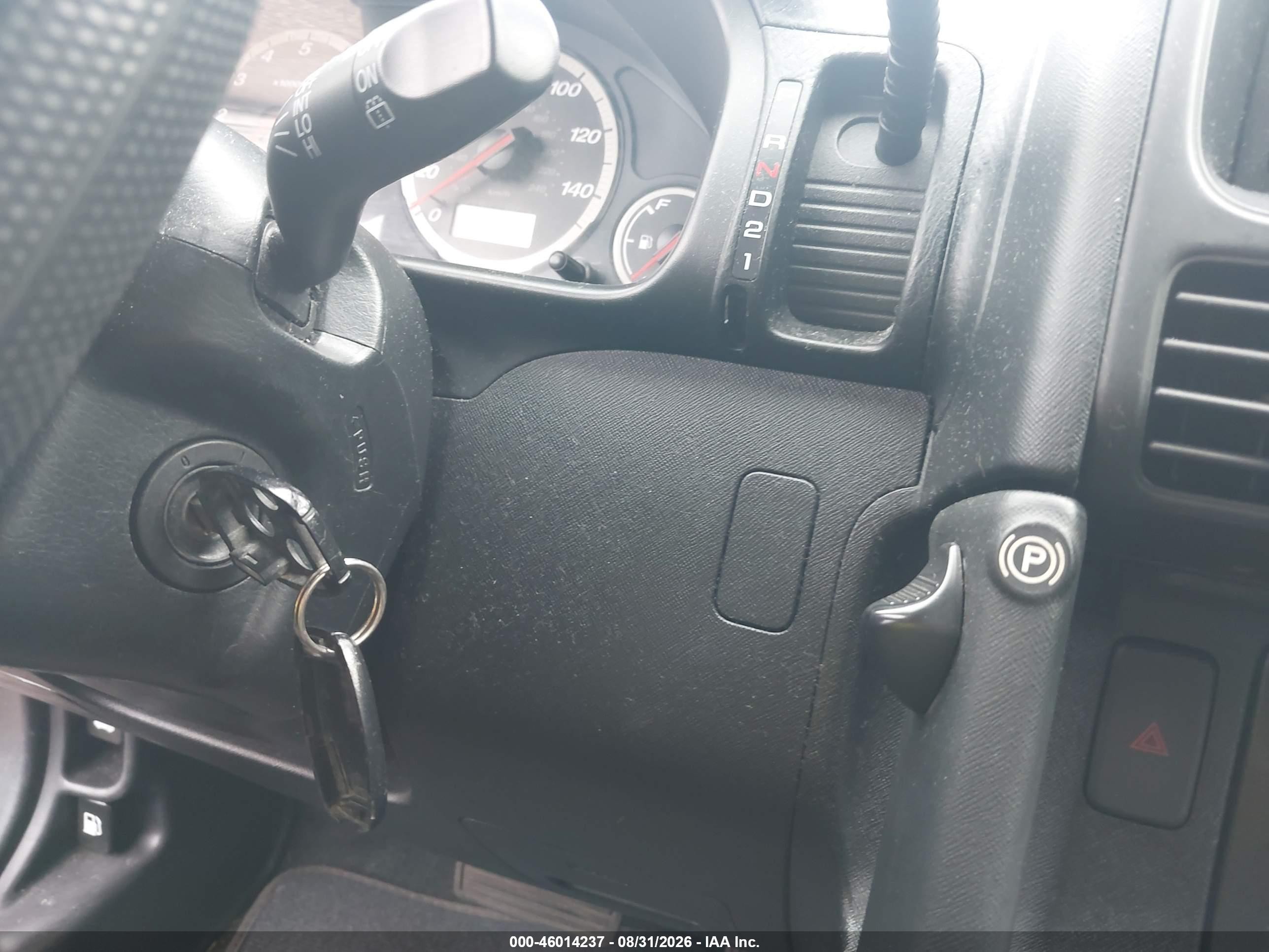 2005 Honda Cr-v Lx Серебряный vin: JHLRD68595C017743