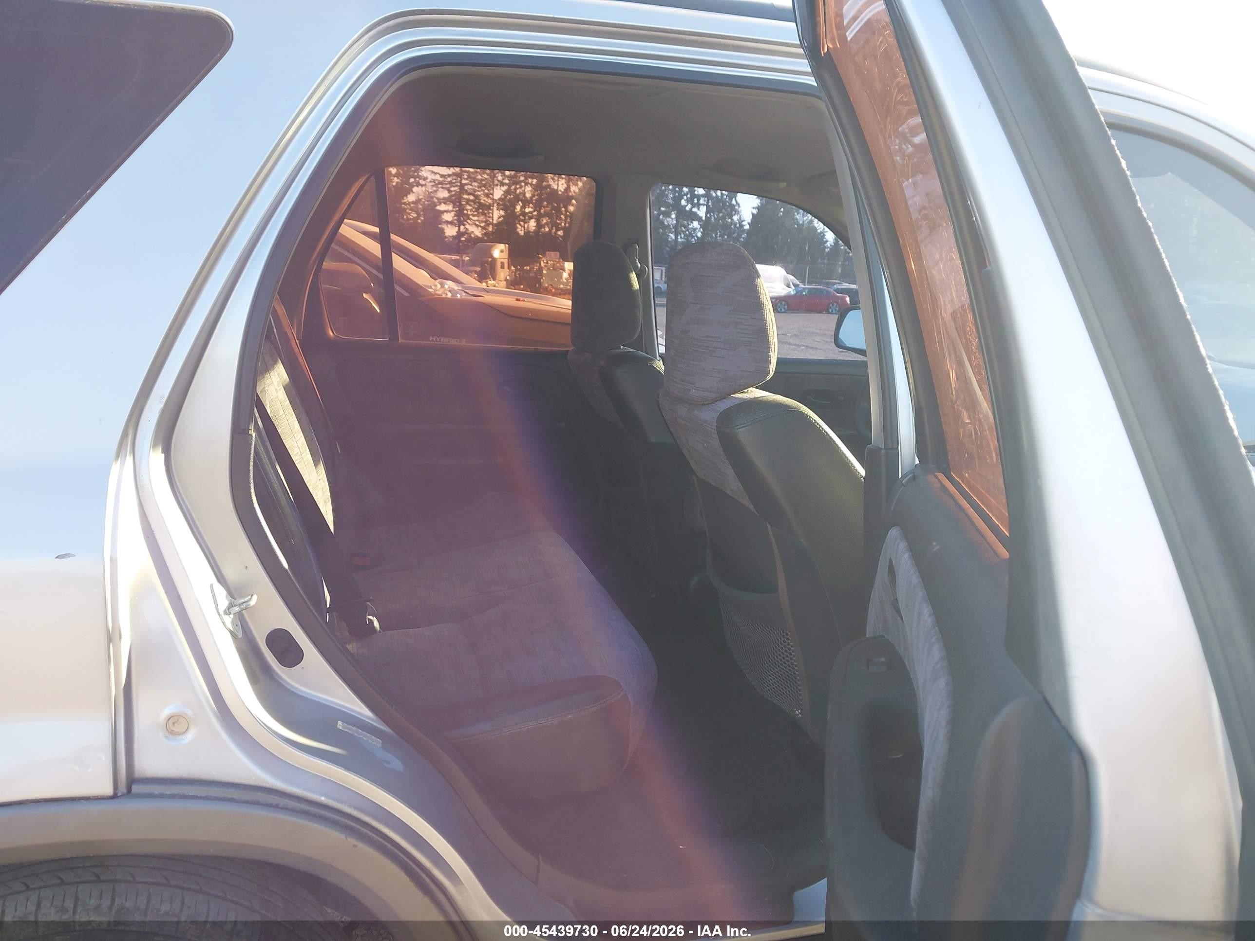 2002 Honda Cr-v Lx Silver vin: JHLRD78422C070552