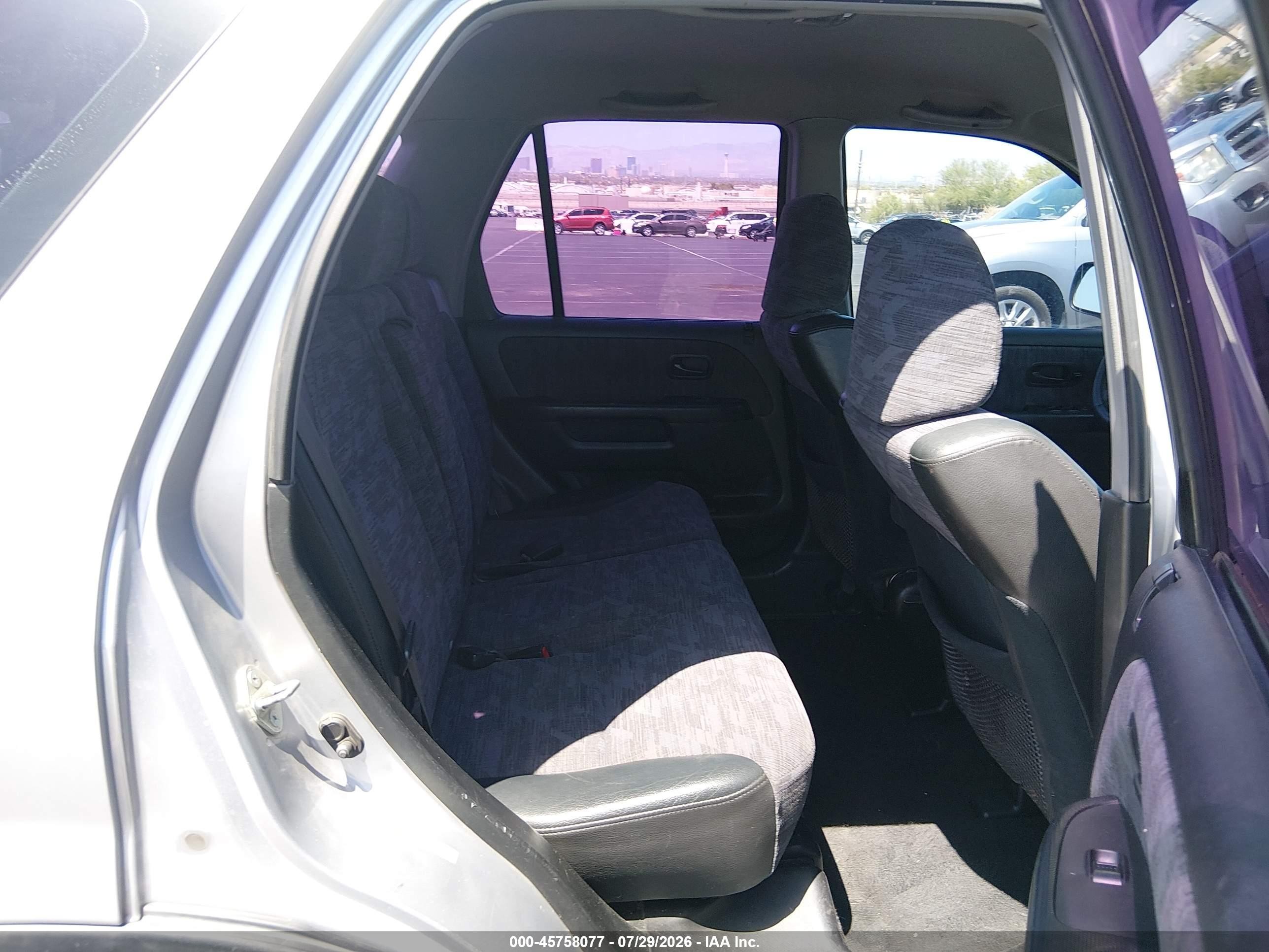 2002 Honda Cr-v Lx Silver vin: JHLRD784X2C070511