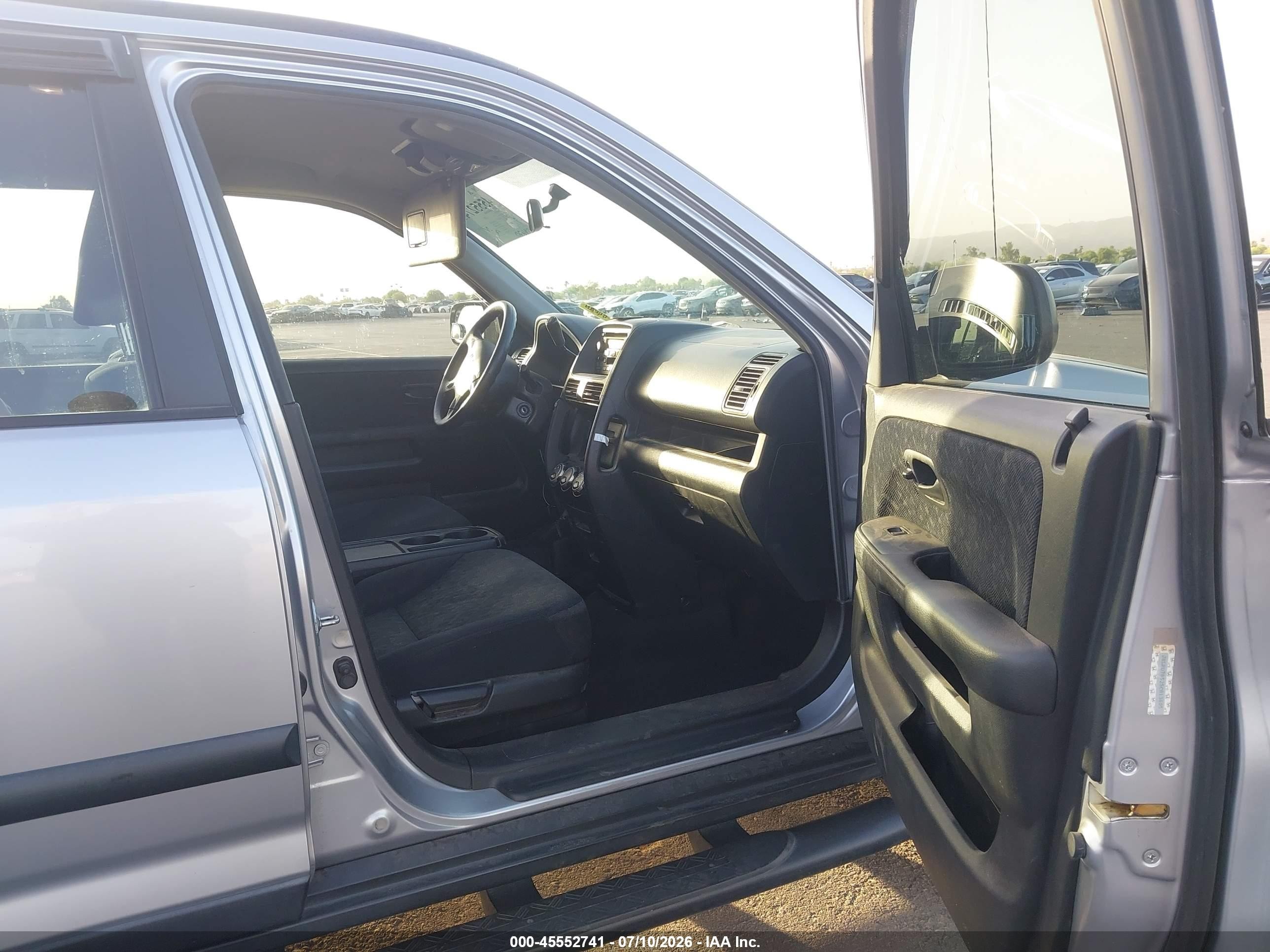 2005 Honda Cr-v Lx Серый vin: JHLRD78525C013605