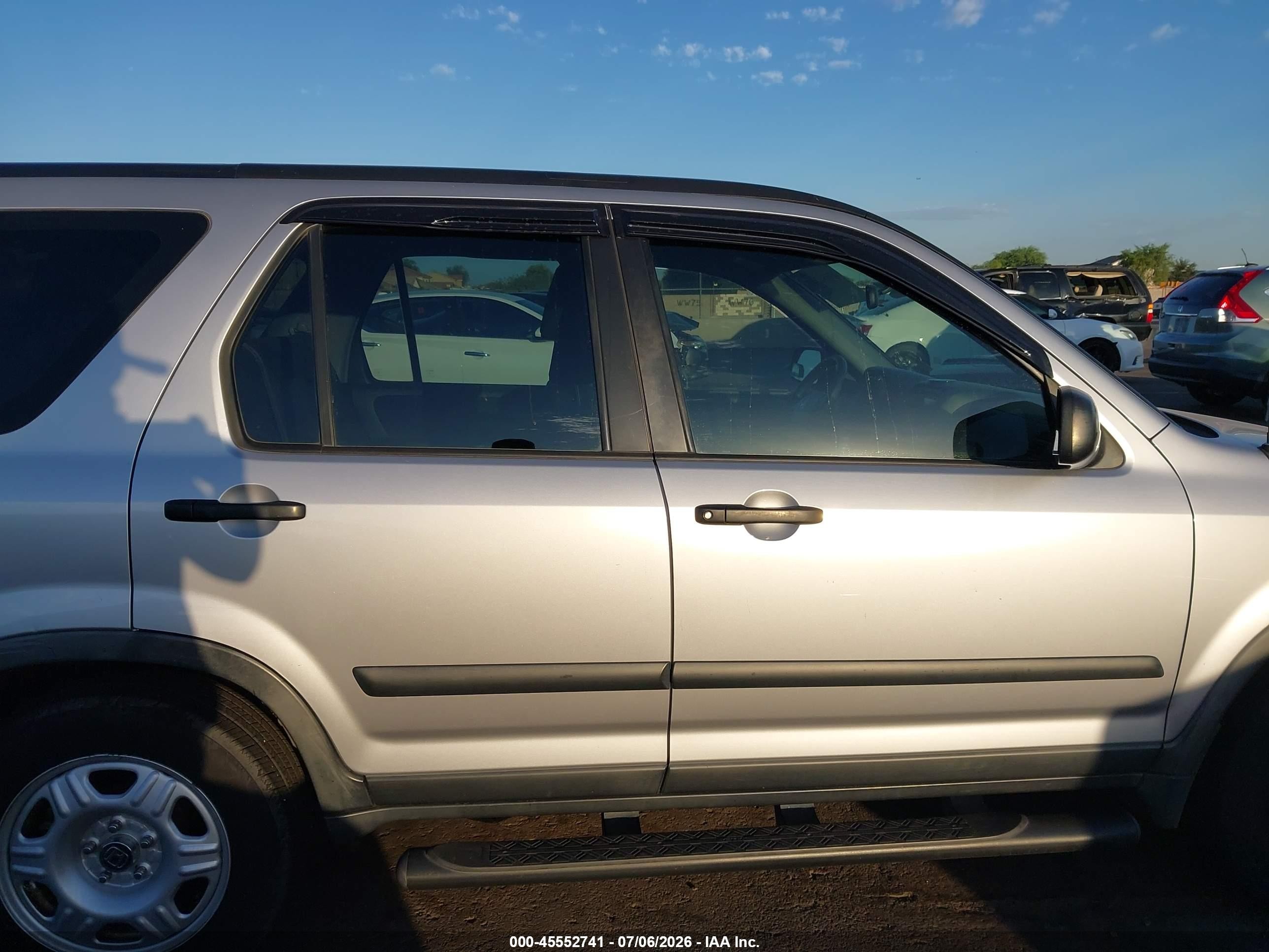 2005 Honda Cr-v Lx Серый vin: JHLRD78525C013605