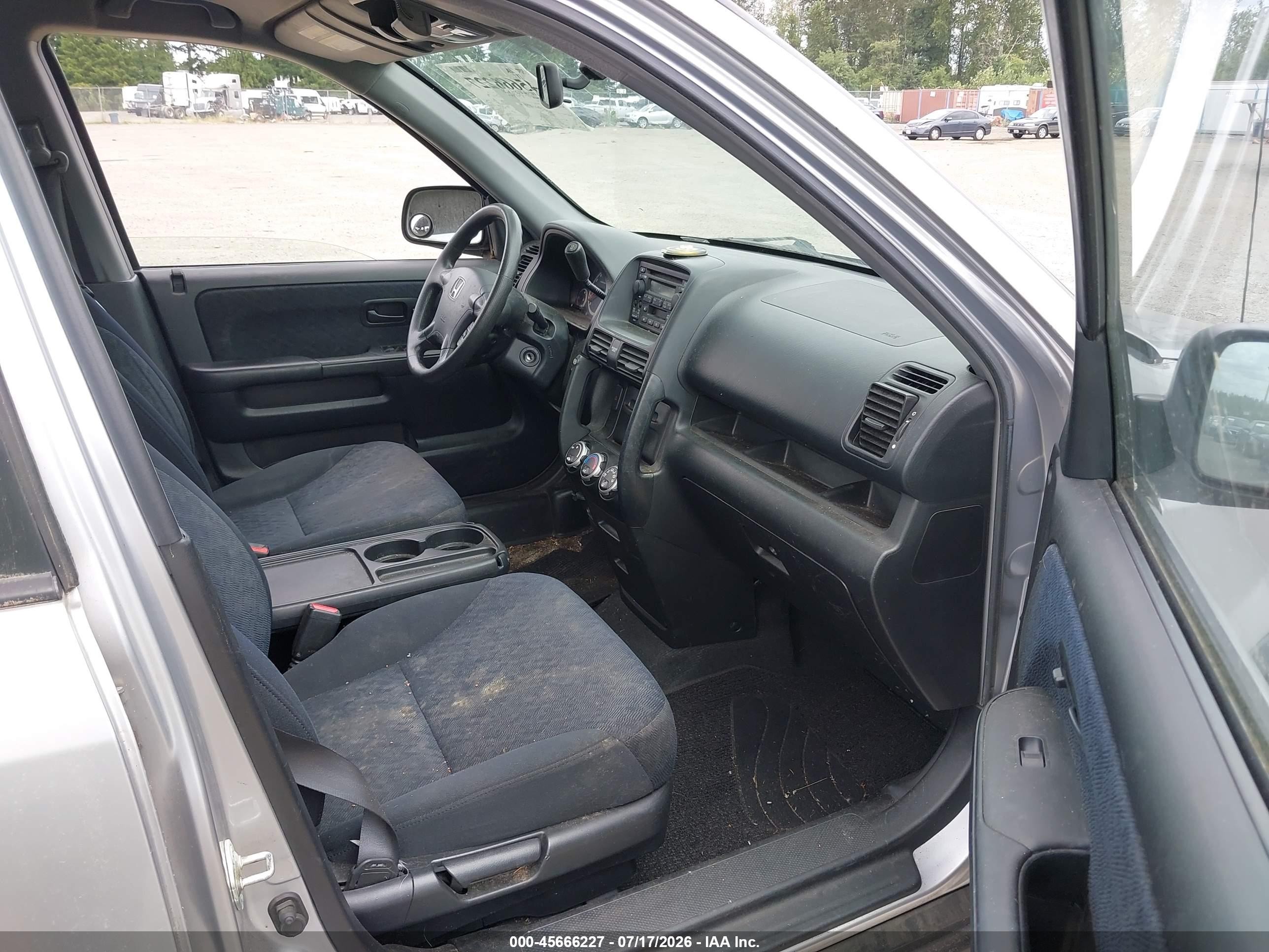 2005 Honda Cr-v Lx Серебряный vin: JHLRD78585C047564