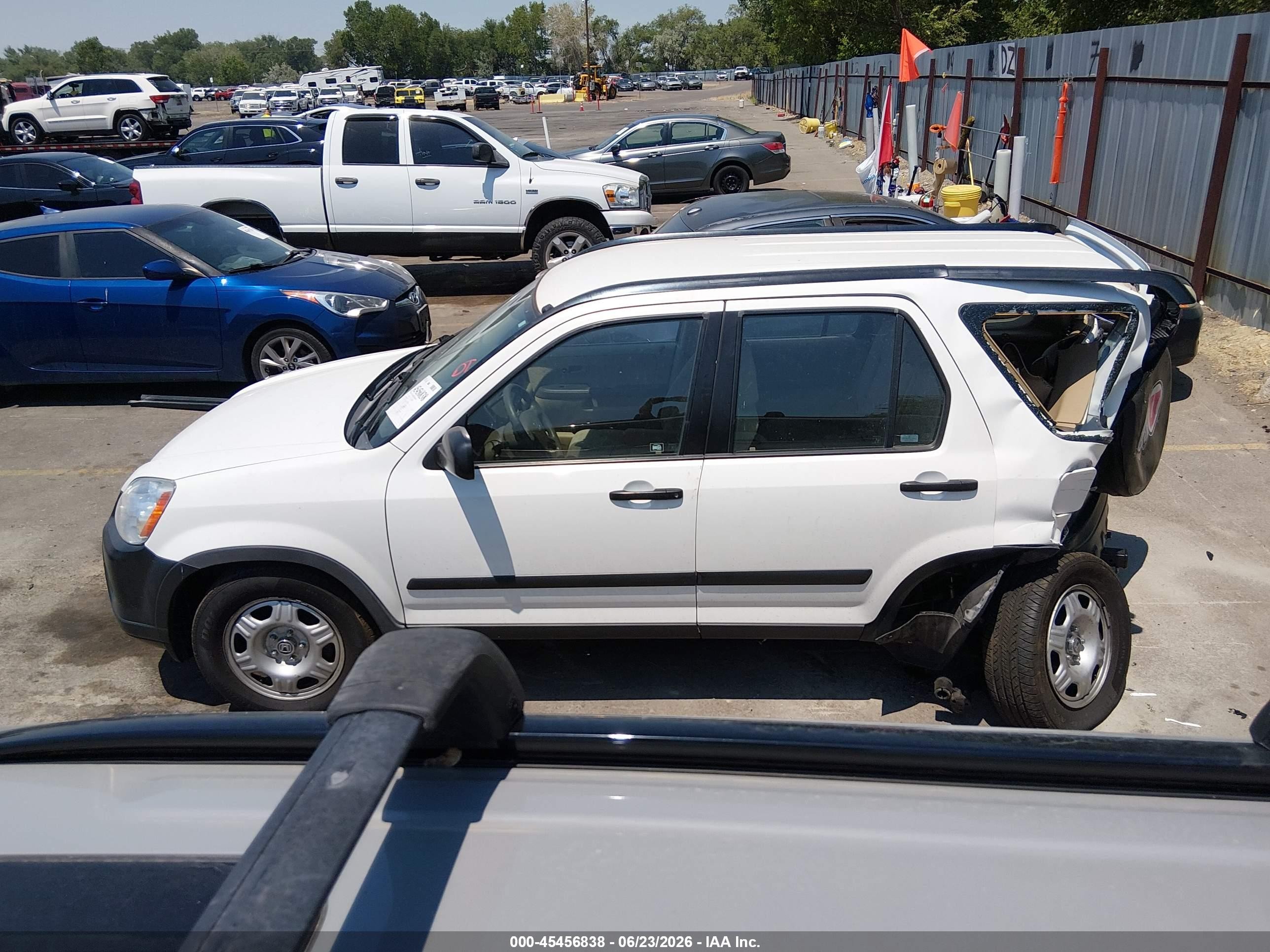 2006 Honda Cr-v Lx White vin: JHLRD78586C016591
