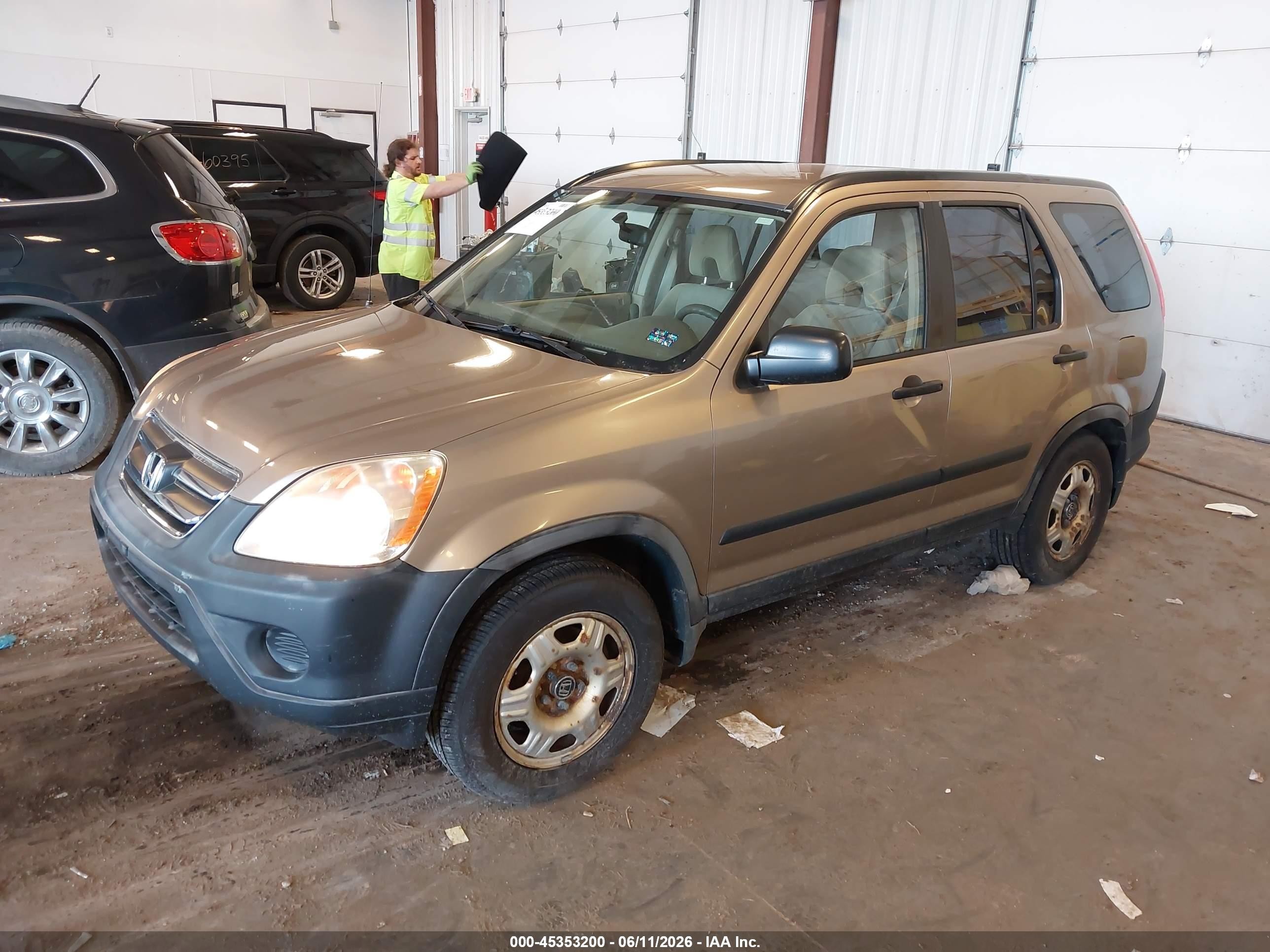 2006 Honda Cr-v Lx Tan vin: JHLRD78596C018334