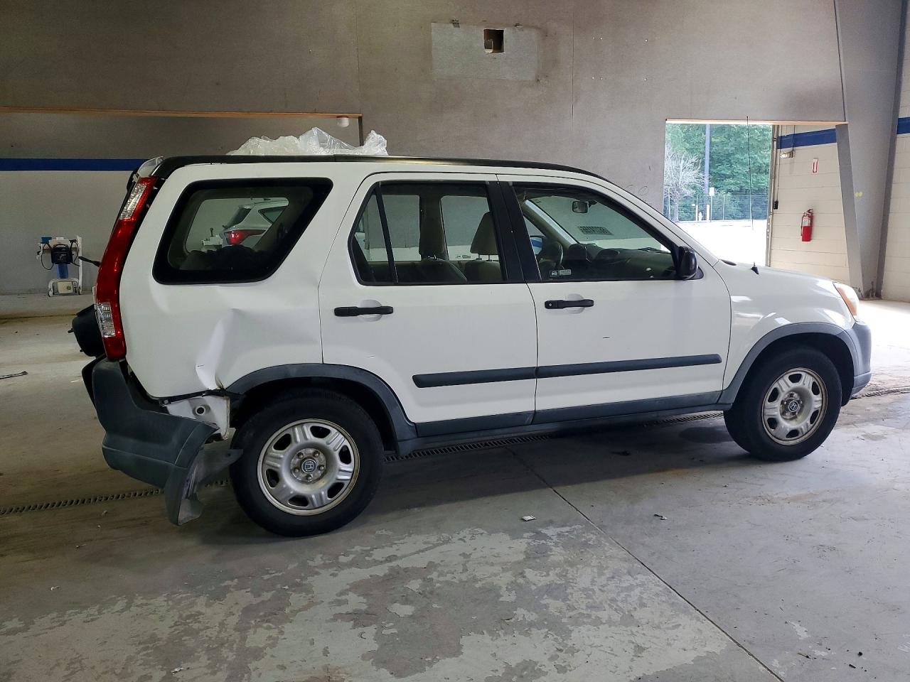 2006 Honda Cr-v Lx White vin: JHLRD78596C022612