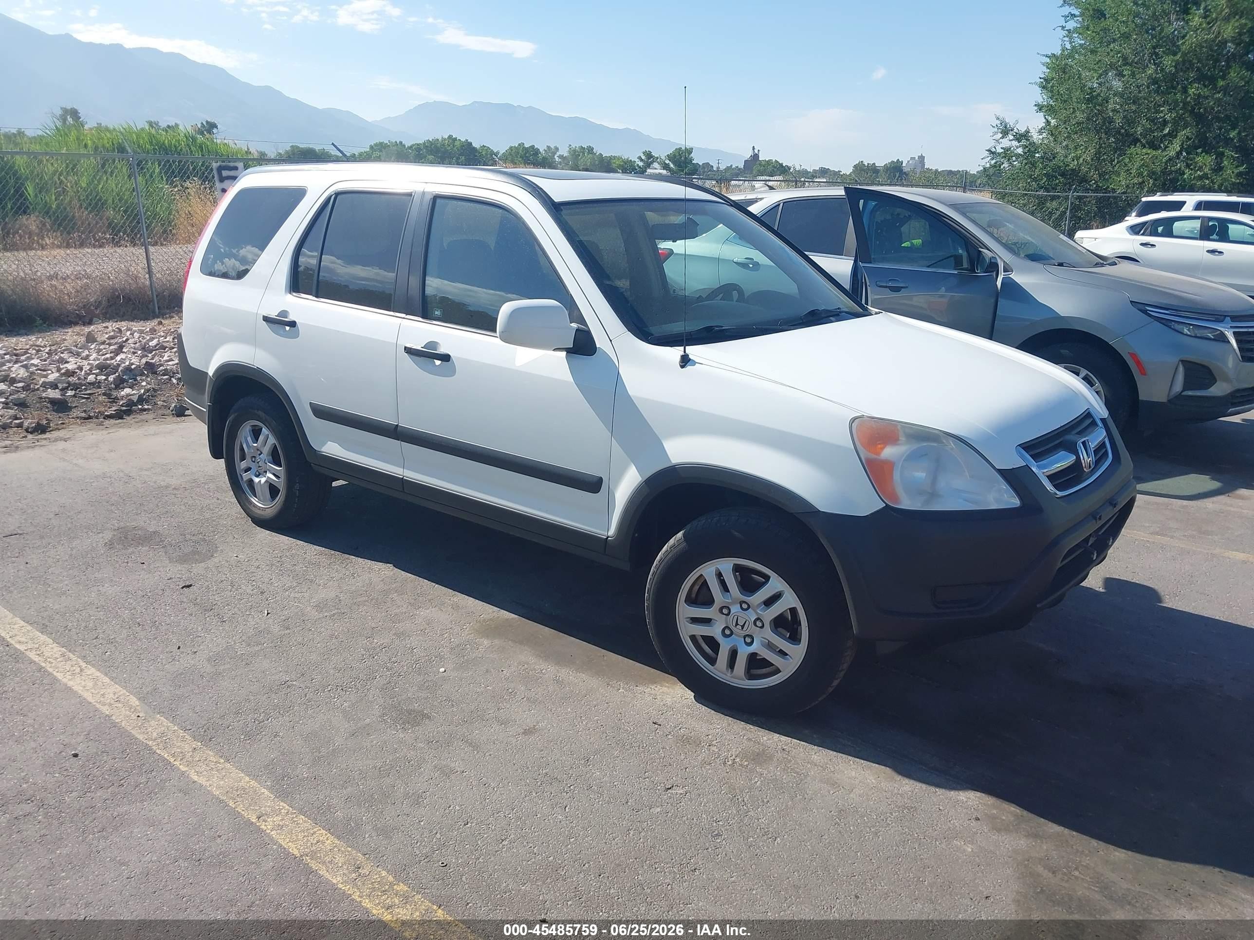 2002 Honda Cr-v Ex White vin: JHLRD78802C018775