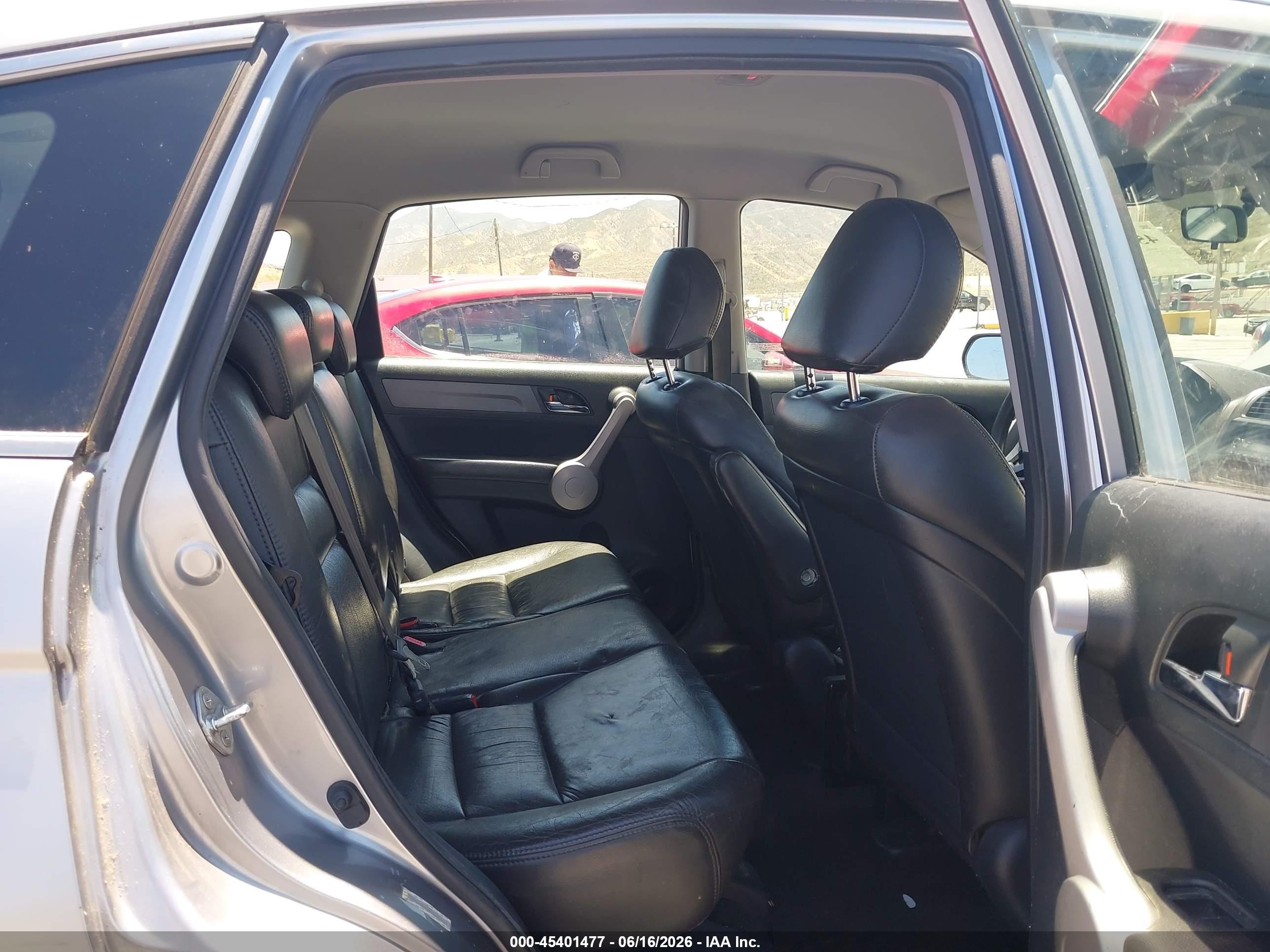 2007 Honda Cr-v Lx Серебряный vin: JHLRE38357C013721