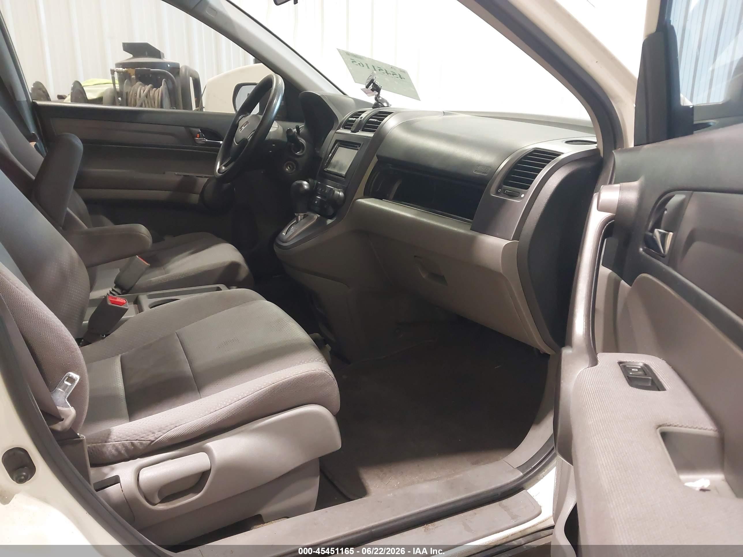 2008 Honda Cr-v Lx White vin: JHLRE38368C016094