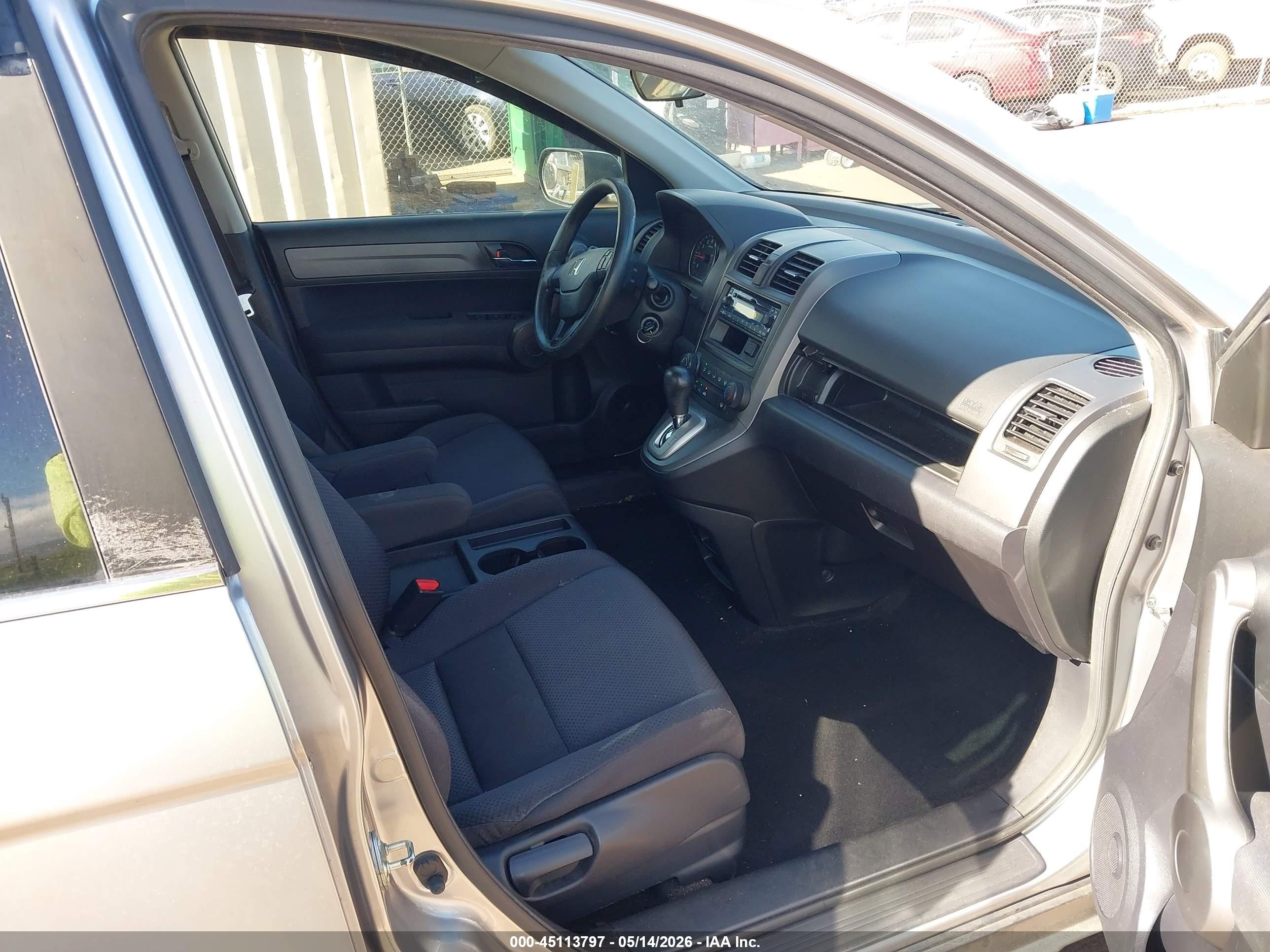 2008 Honda Cr-v Lx Silver vin: JHLRE38388C005789