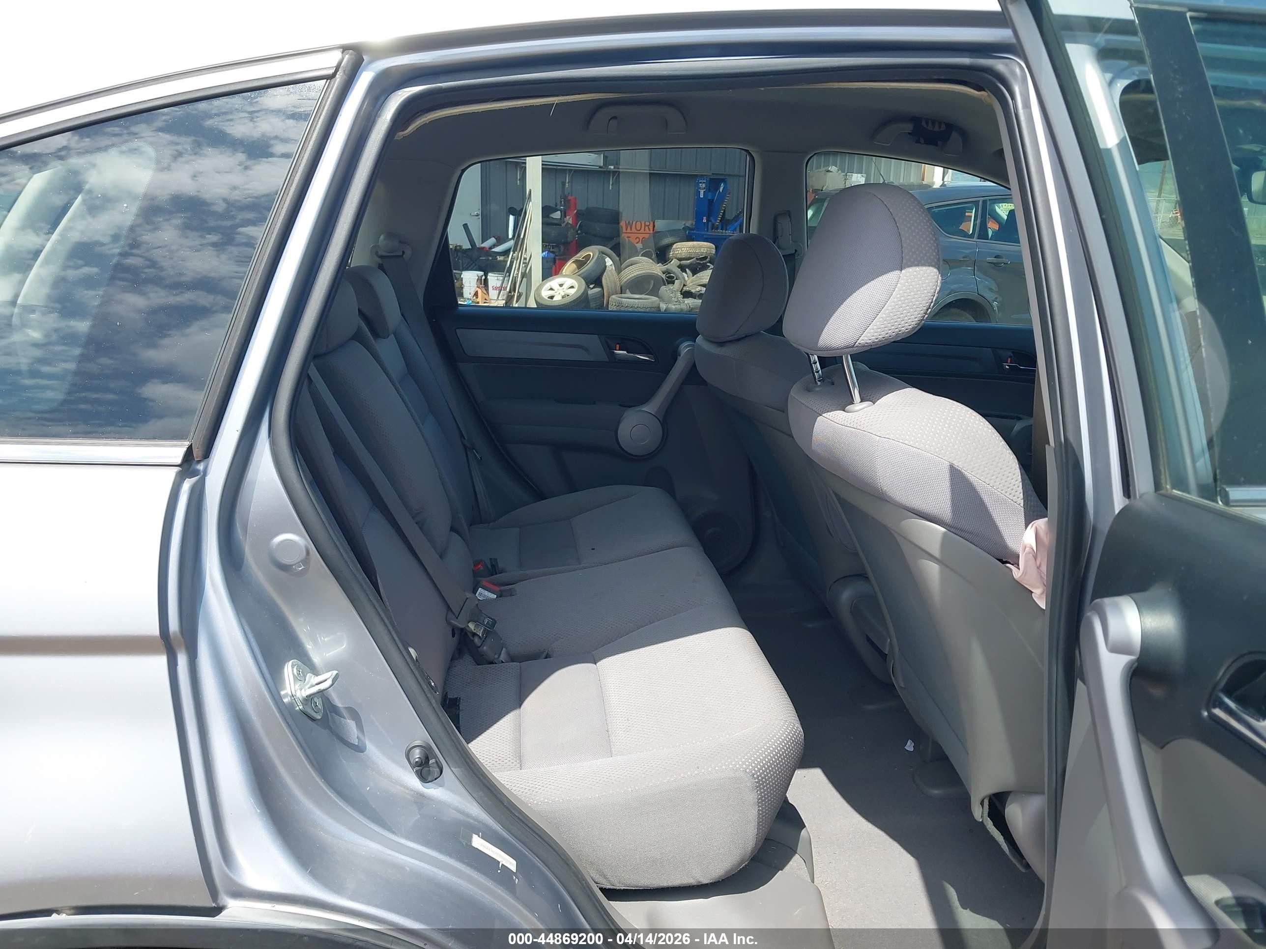 2007 Honda Cr-v Lx Silver vin: JHLRE38397C023748