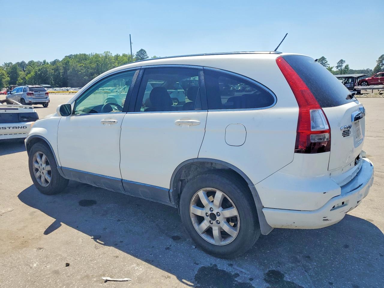 2008 Honda Cr-v White vin: JHLRE38738C031039