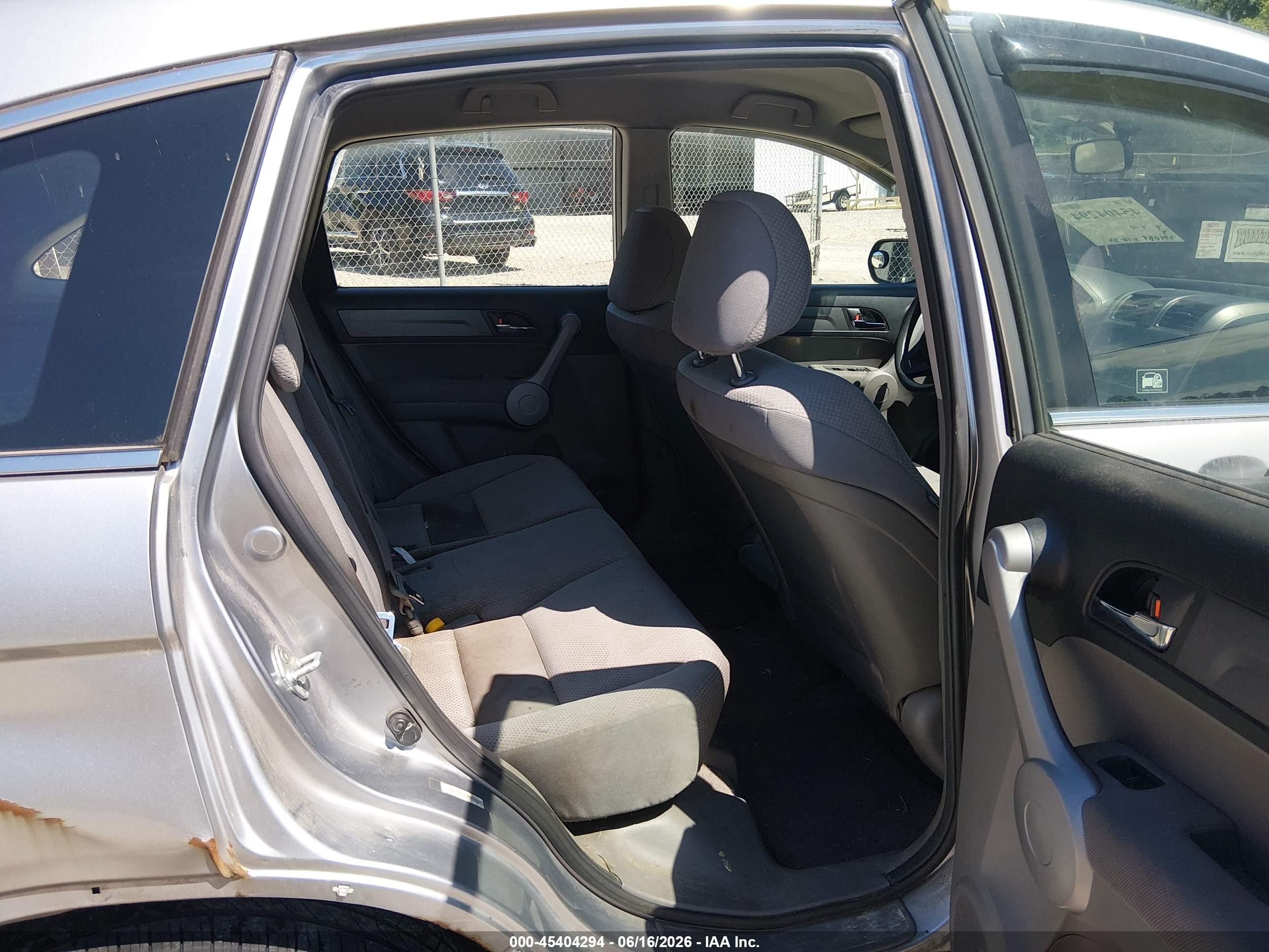 2007 Honda Cr-v Lx Серебряный vin: JHLRE48317C037567